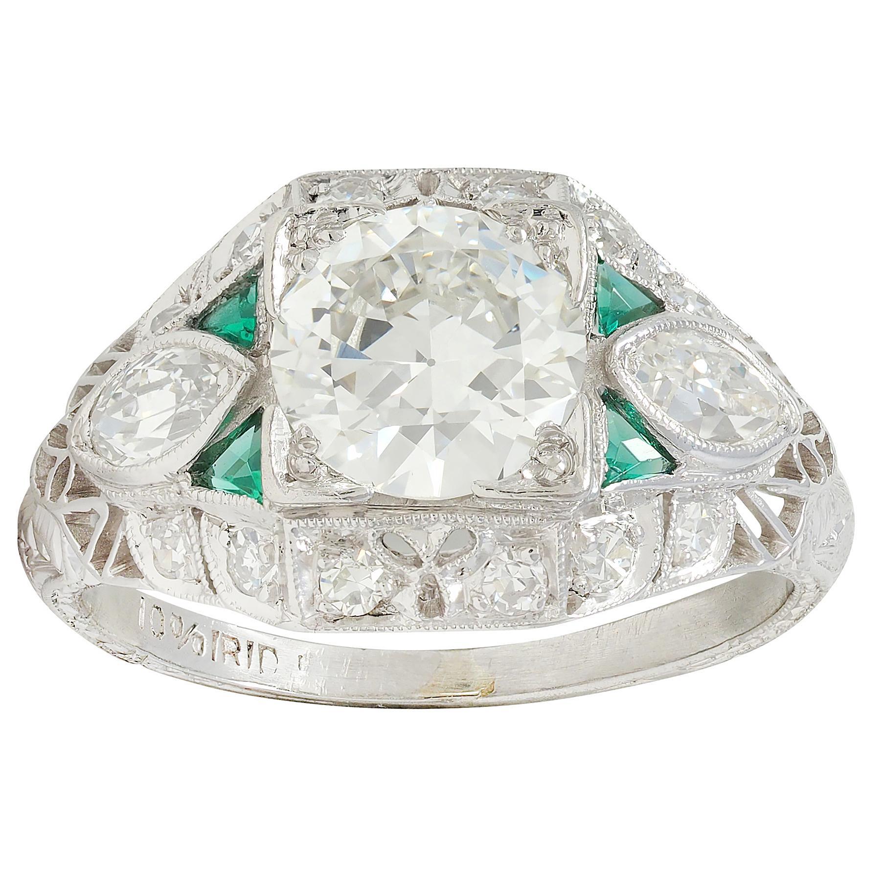 Art Deco 1.72 CTW Diamond Emerald Platinum Vintage Wheat Bombé Engagement Ring For Sale 3
