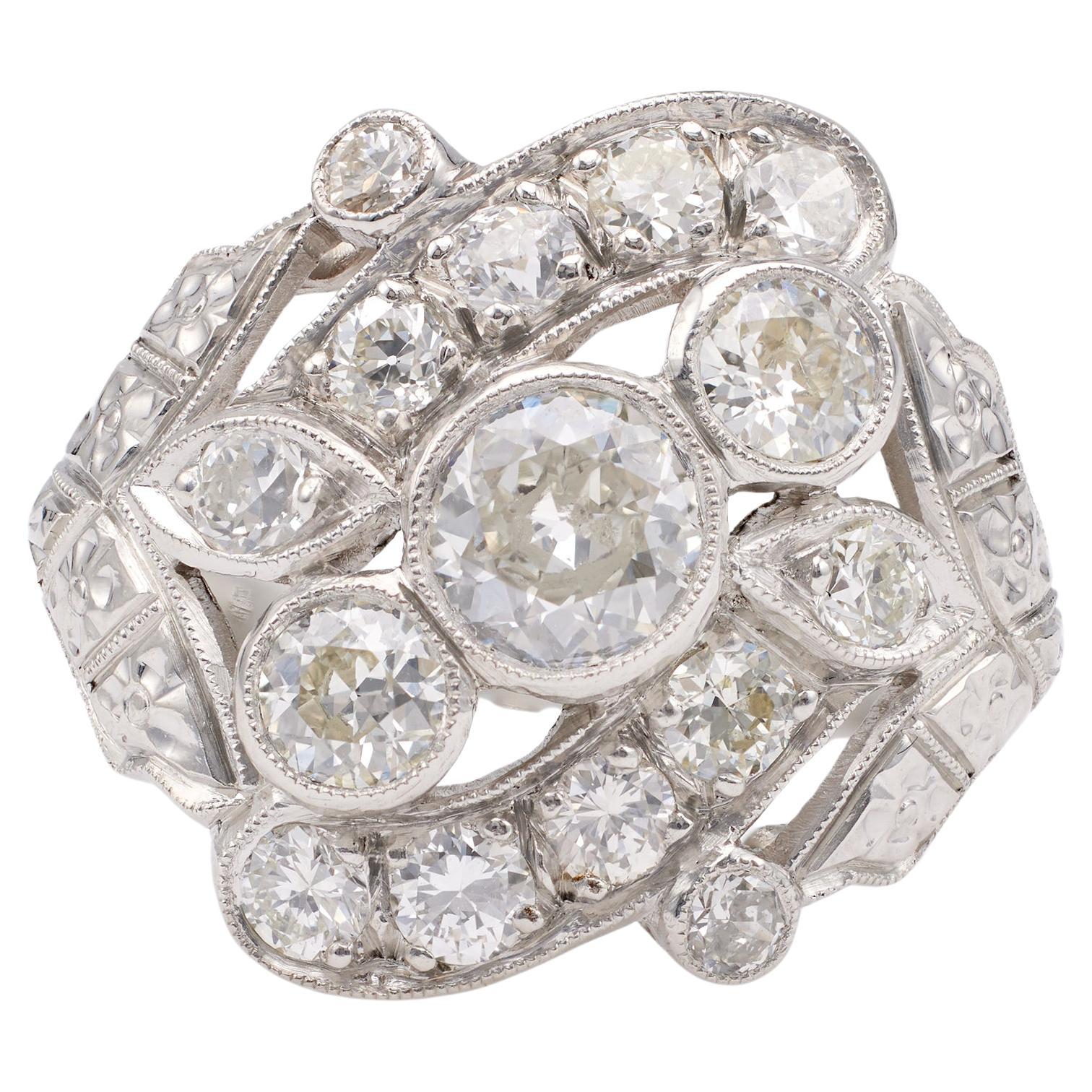 Art Deco 1.75 Carat Total Weight Diamond Platinum Ring For Sale