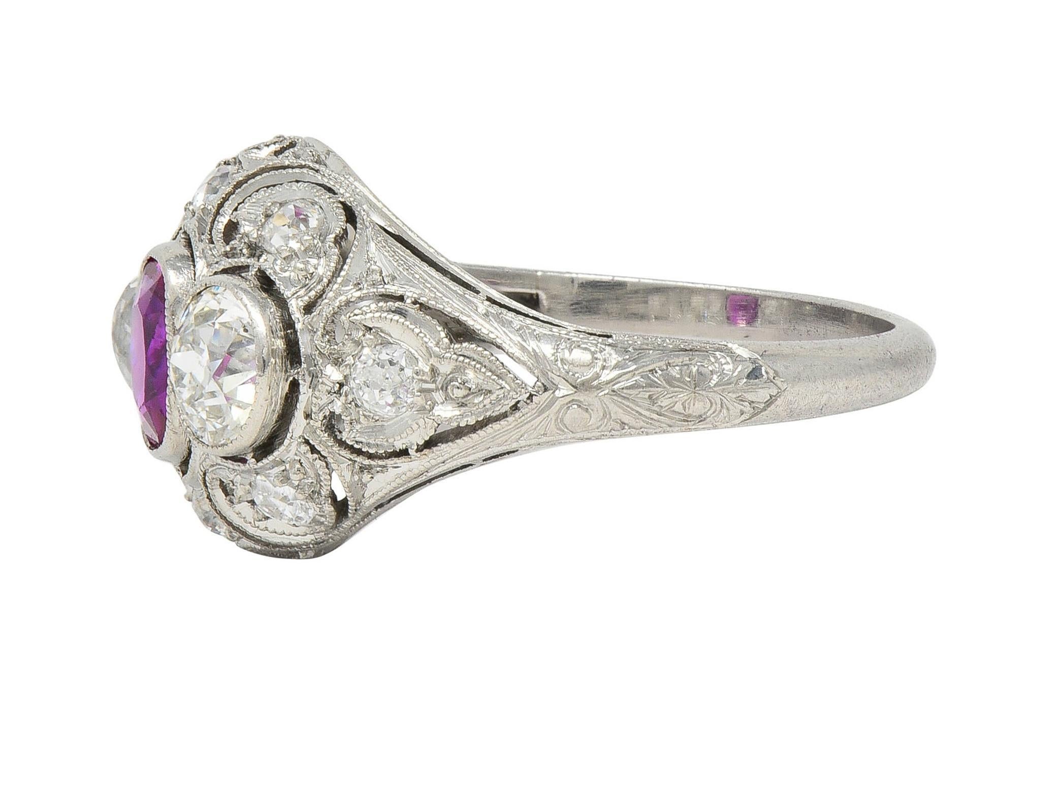 Art Decó 1,75 CTW Sin Calor Rubí de Birmania Diamante Platino Anillo Bombé Vintage GIA en venta 2
