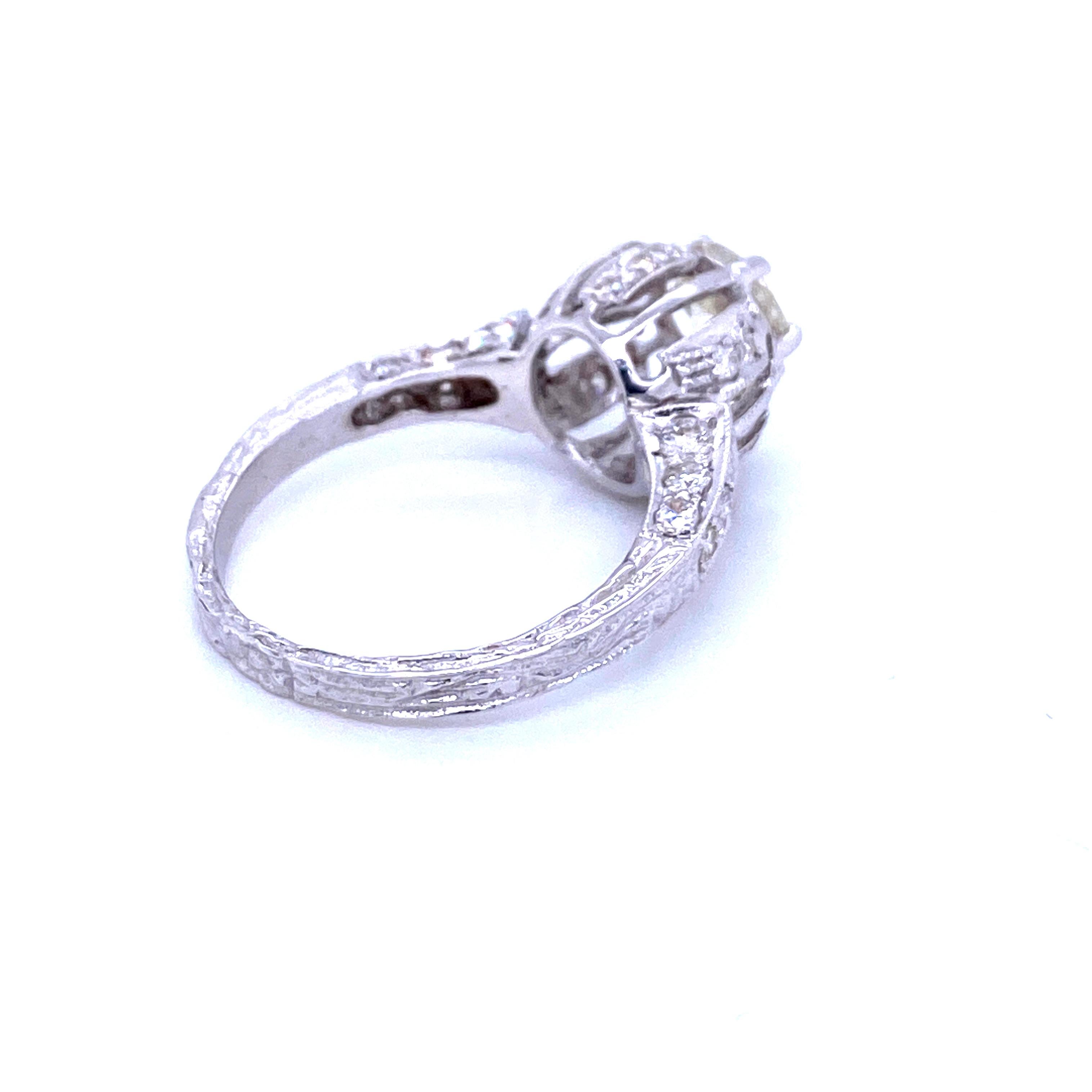 Art Deco 1.75 Diamond Engagement Ring In Excellent Condition For Sale In Napoli, Italy