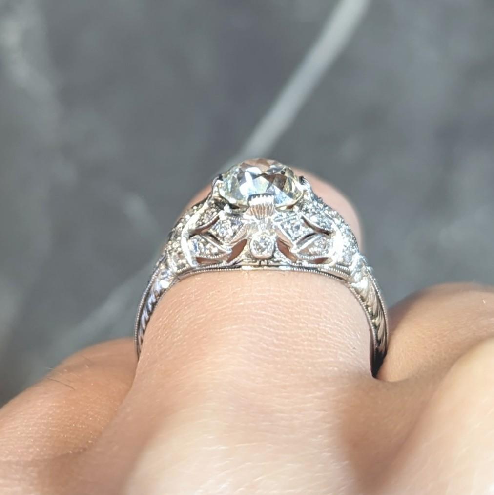 Art Deco 1.76 CTW Diamond Platinum Foliate Bombé Vintage Engagement Ring For Sale 10
