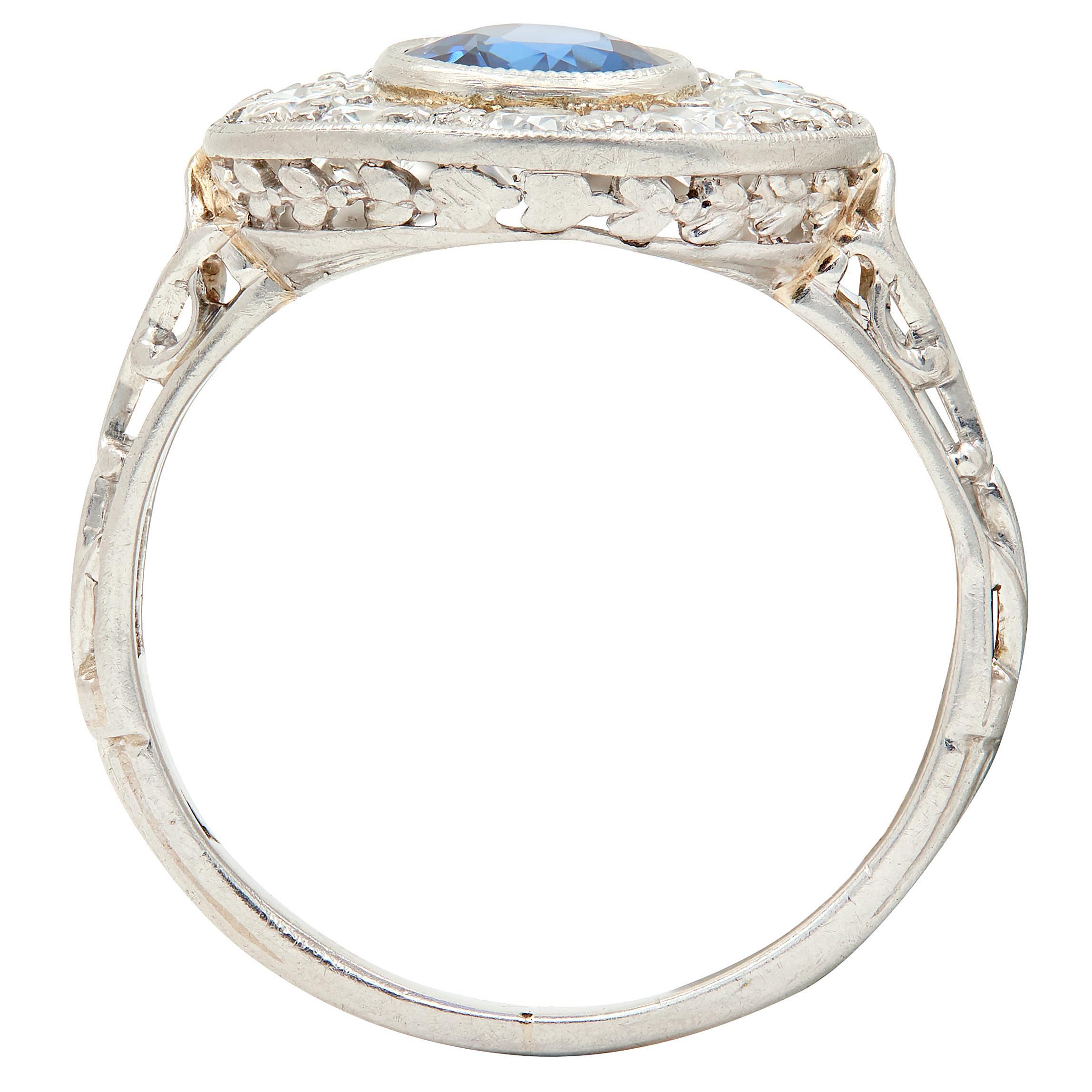 De las mujeres Art Deco 1.76 CTW Sapphire Diamond Platinum Antique Laurel Halo Ring en venta