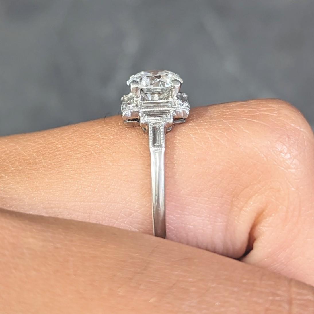Art Deco Verlobungsring, 1,77 Karat Diamant Platin Quadratischer Cluster Vintage 6