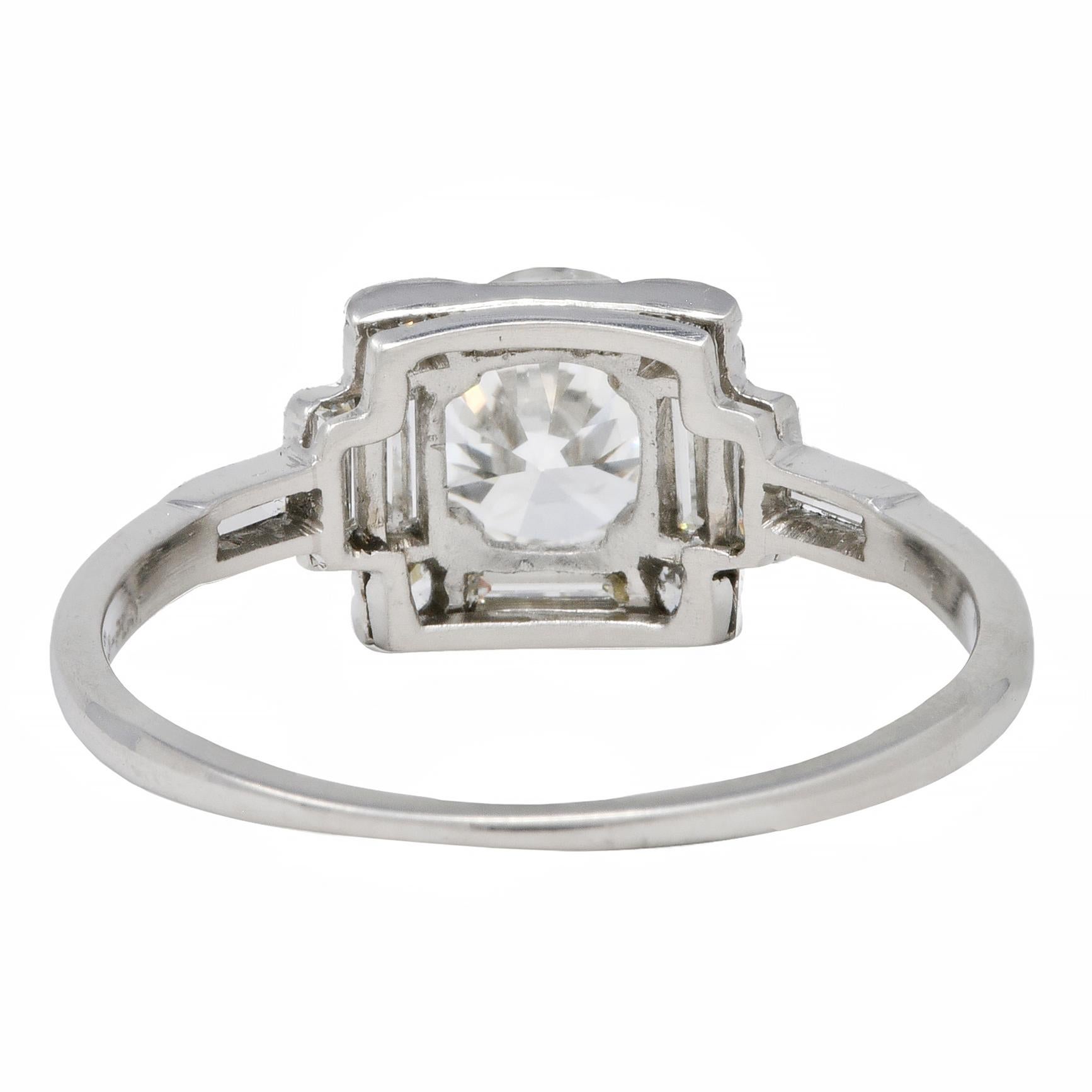 Art Deco Verlobungsring, 1,77 Karat Diamant Platin Quadratischer Cluster Vintage im Zustand „Hervorragend“ in Philadelphia, PA