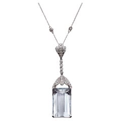 Art Deco 17.8 Carat Aquamarine and Diamond 14 Karat White Gold Pendant Necklace