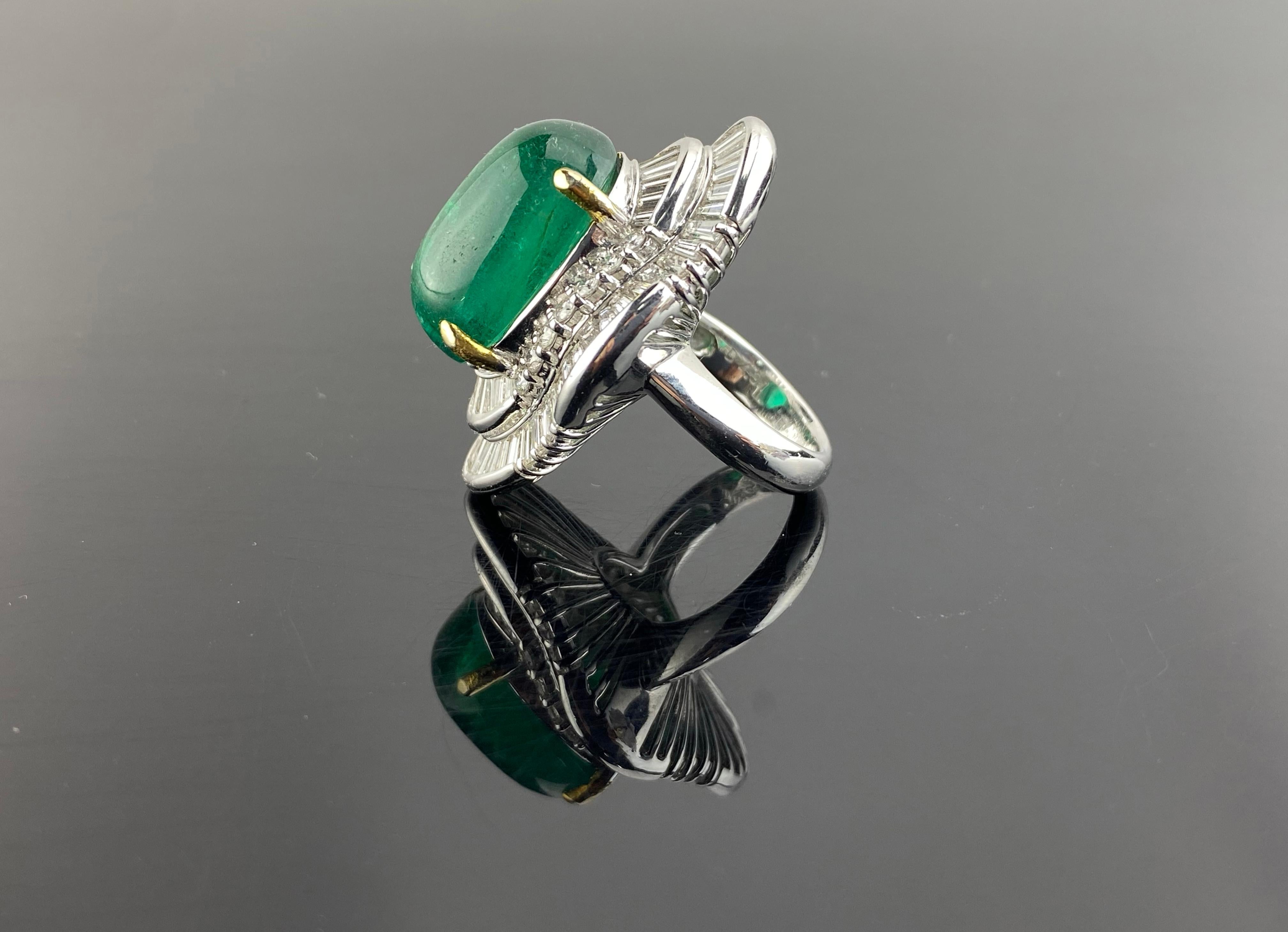 Cabochon Art-Deco 17.93 Carat Emerald and 4.31 Carat Diamond Cocktail Engagement Ring For Sale