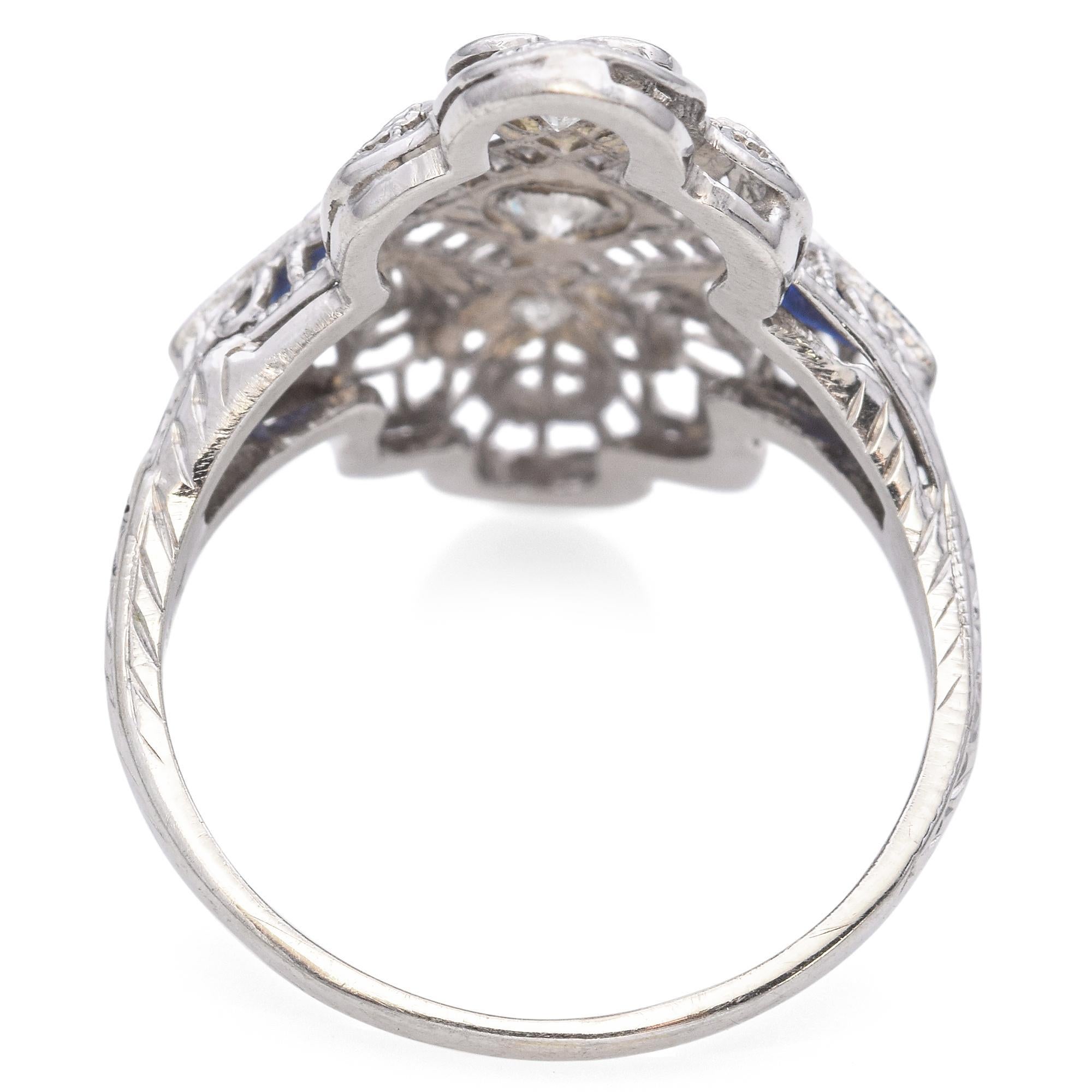 Bague de soirée Art déco en or blanc 17 carats filigrane avec saphir et diamants en vente 1