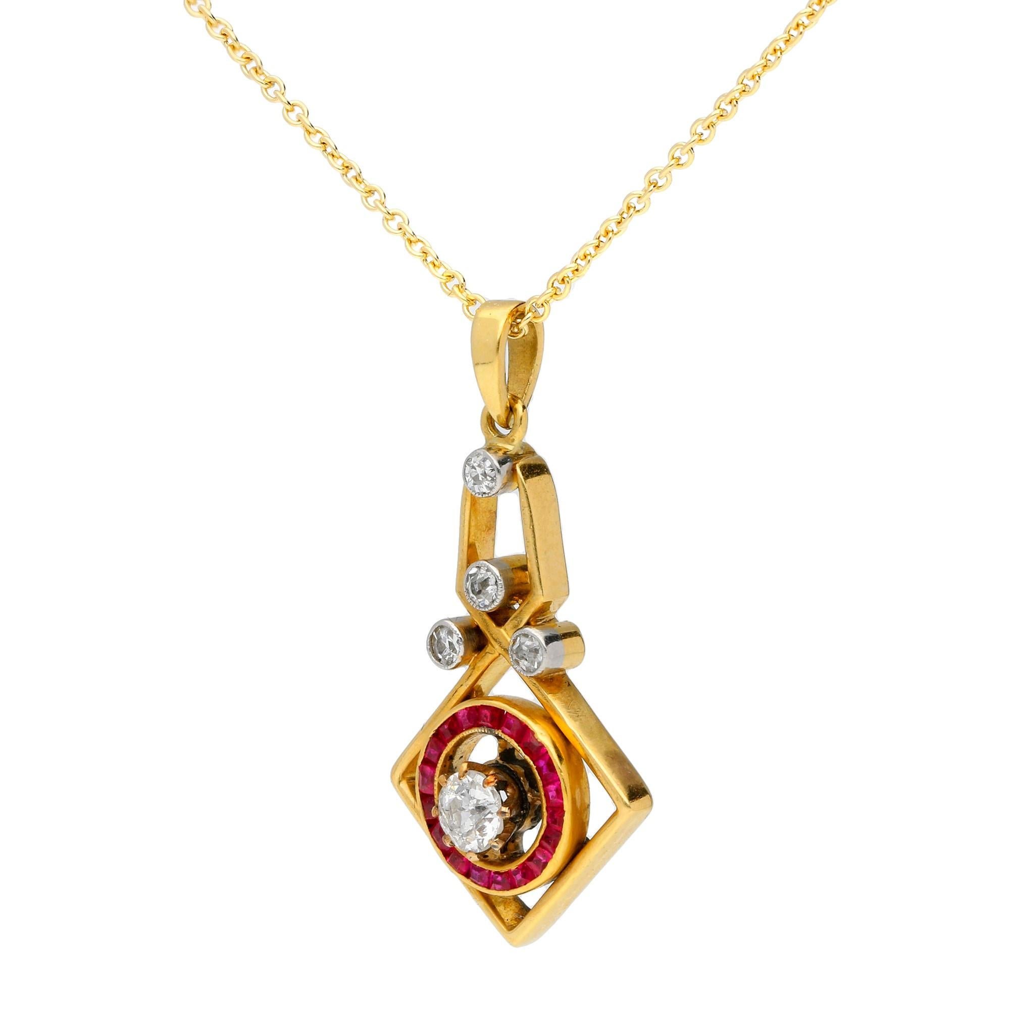 Art Deco 18 Carat Gold 0.30 Carat Diamond and Ruby Pendant In Good Condition For Sale In Birmingham, GB