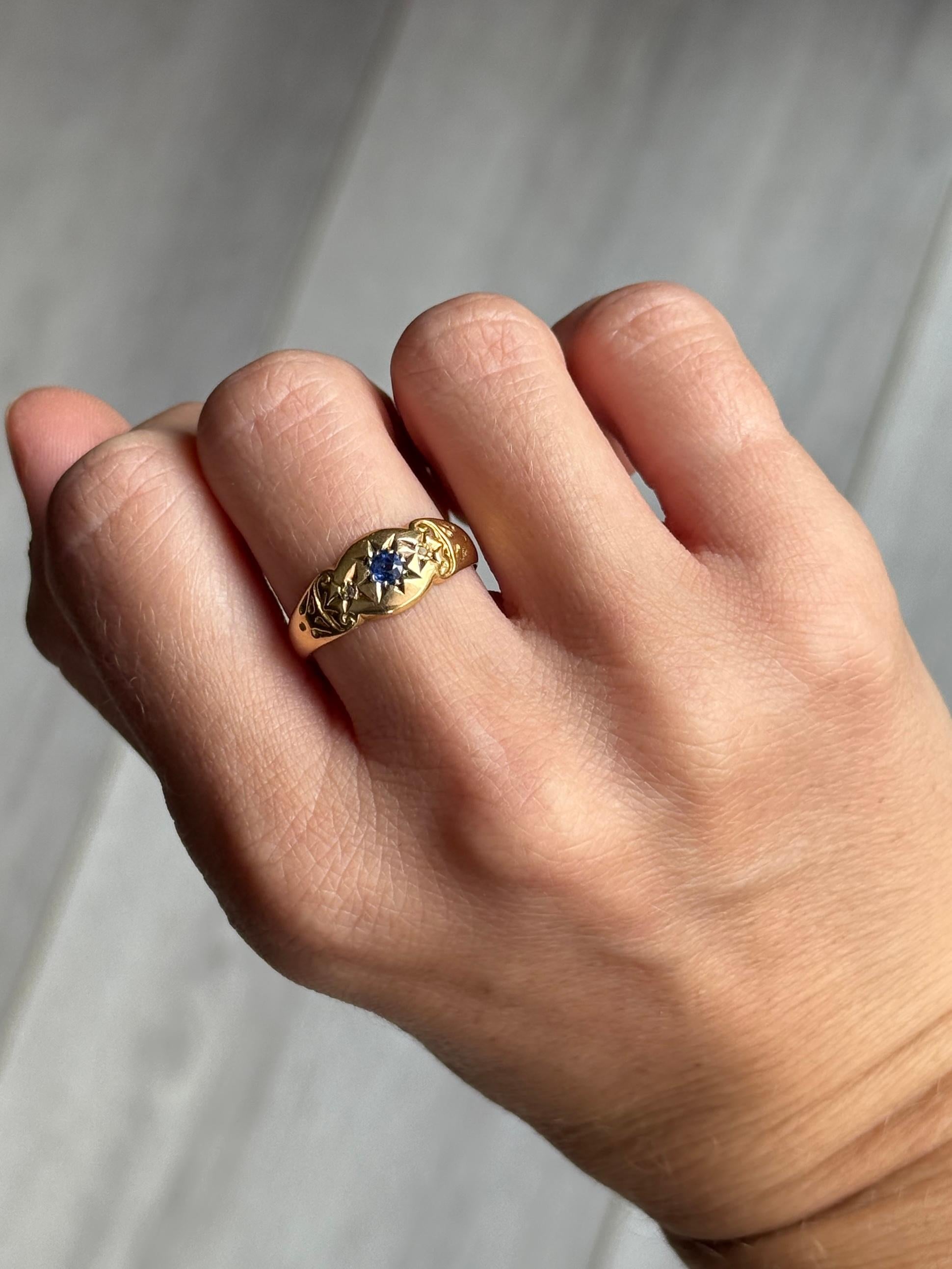 Women's or Men's Art Deco 18 Carat Gold Diamond and Sapphire Three Stone Star Setting Ring For Sale