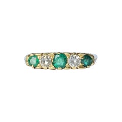 Art Deco Fünfsteiniger Art-Déco-Ring aus 18 Karat Gold mit Smaragd und Diamant