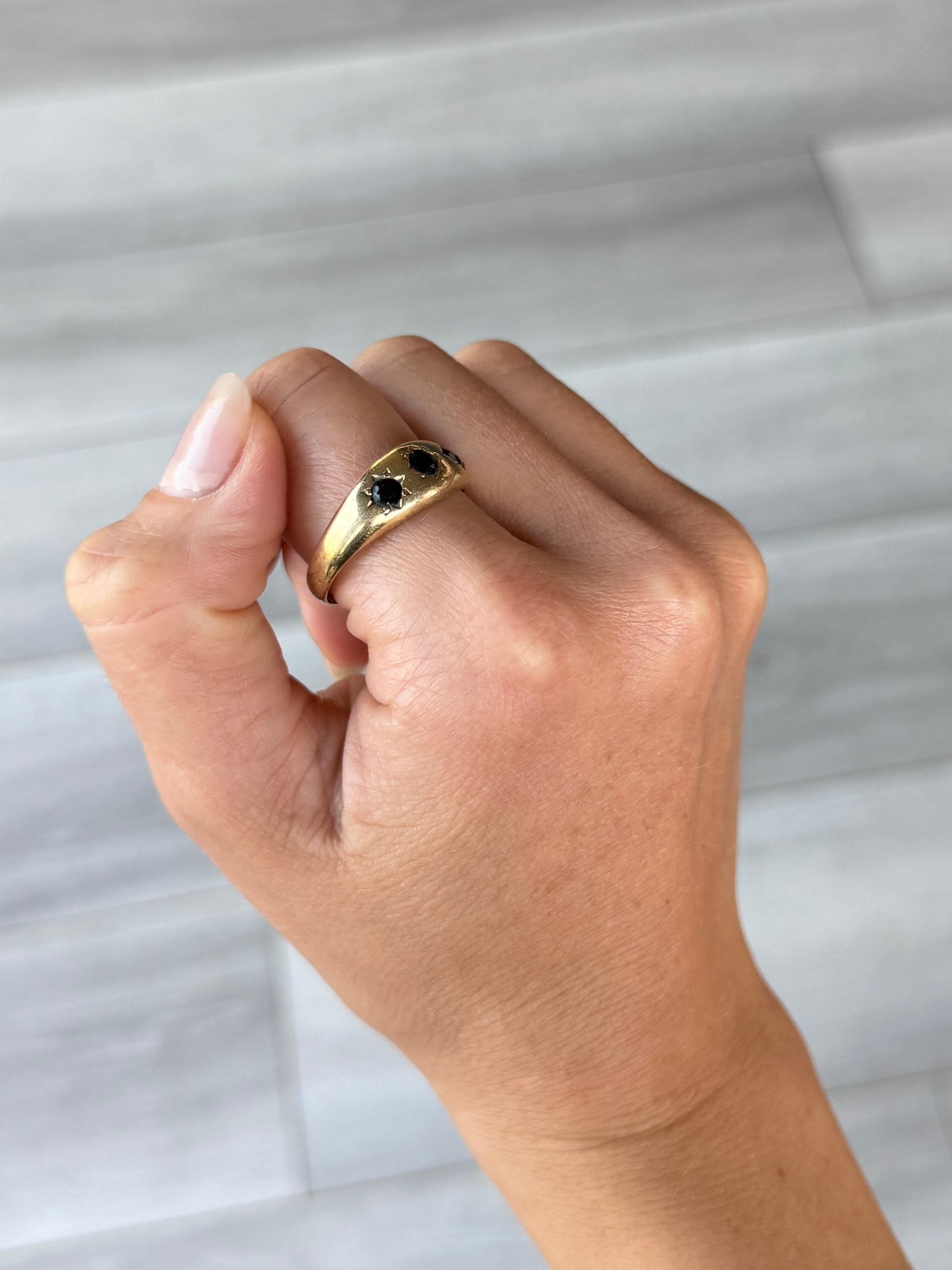 Anello Art Deco in oro 18 carati con zaffiro e tre pietre incastonate a stella In condizioni buone in vendita a Chipping Campden, GB