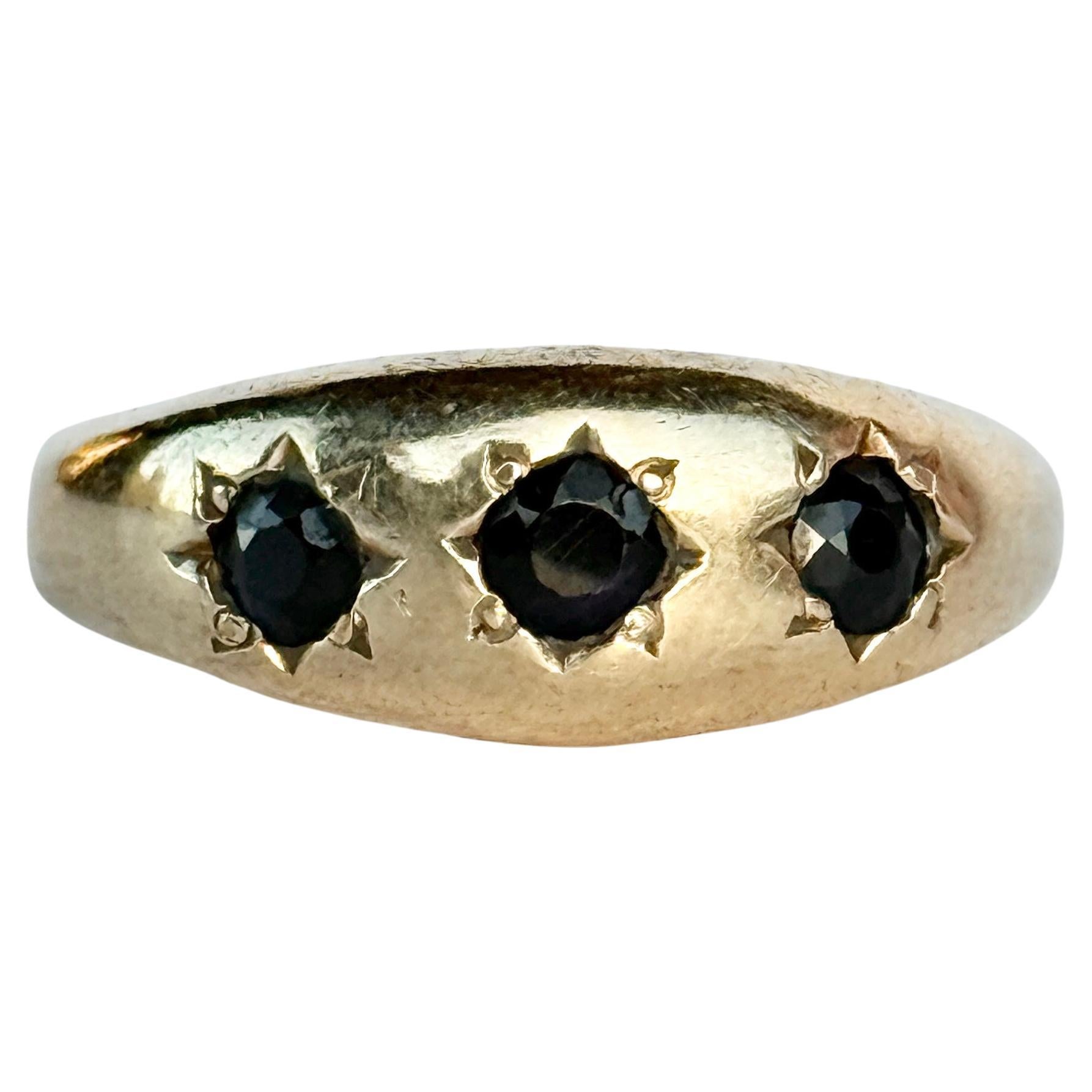 Anello Art Deco in oro 18 carati con zaffiro e tre pietre incastonate a stella in vendita