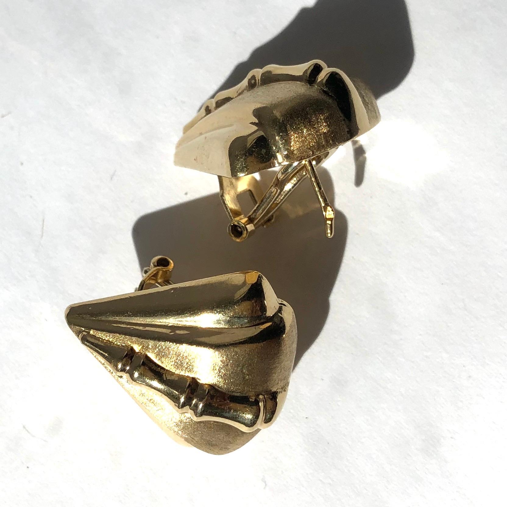 Art Deco 18 Carat Gold Stud Earrings In Good Condition For Sale In Chipping Campden, GB
