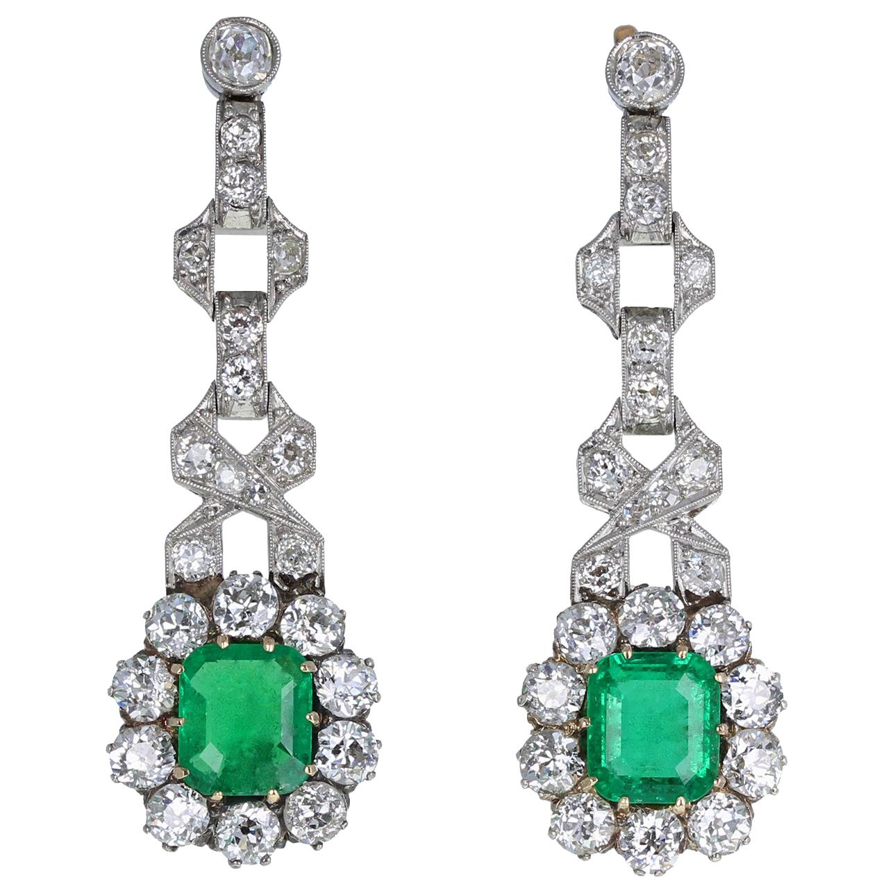 Art Deco 18 Carat Platinum Colombian Emerald Diamond Drop Earrings For Sale