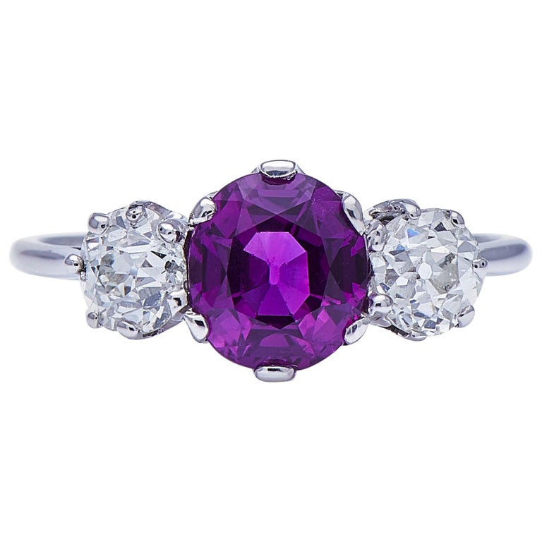 Art Deco, 18 Carat White Gold Rare Natural Purple Sapphire and Diamond Ring  For Sale at 1stDibs