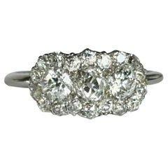 Art Deco 18 Karat Weißgold Dreifach-Cluster-Diamantring