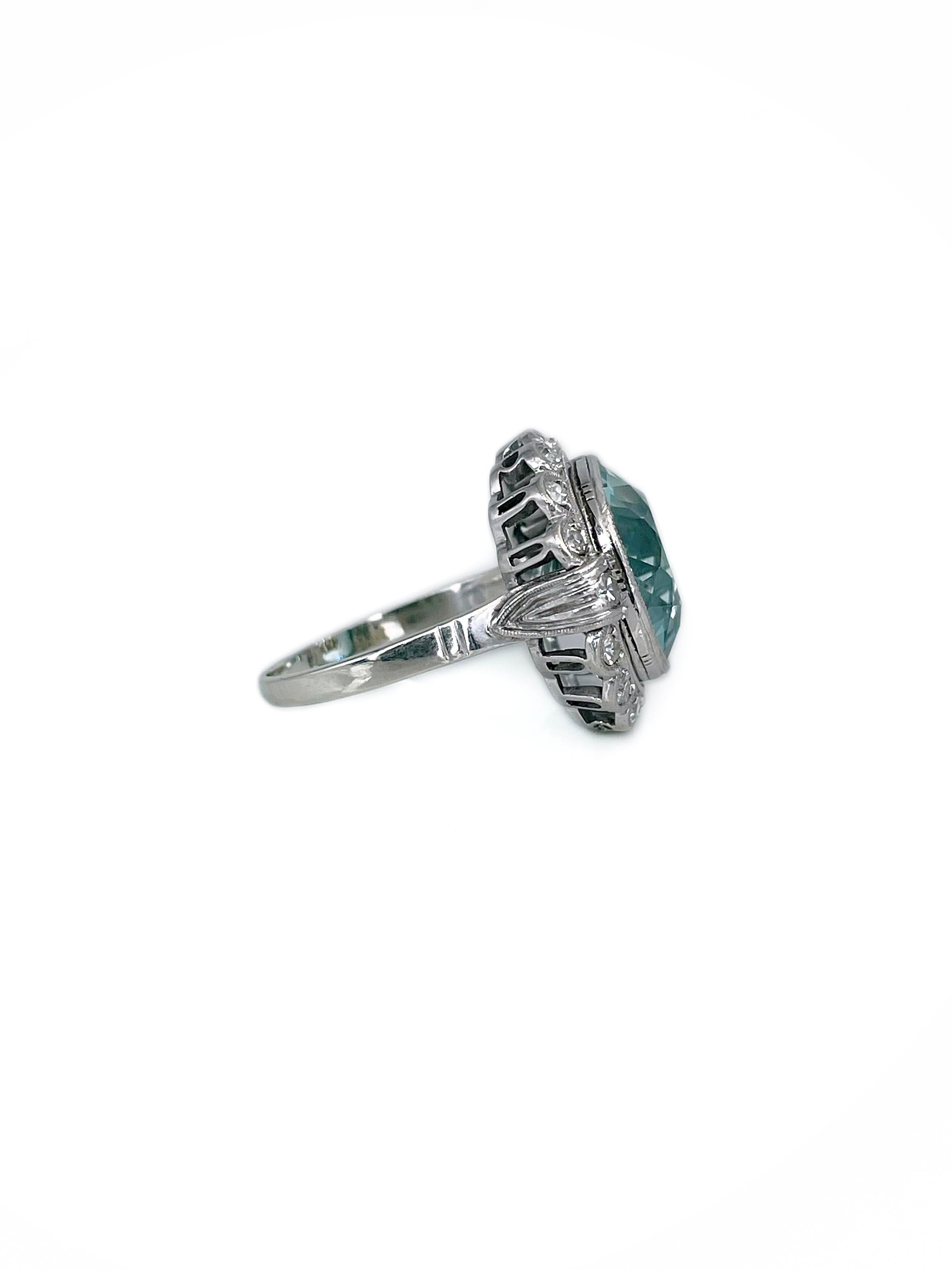 Art Deco 18 Karat Gold 6.00 Carat Aquamarine 0.35 Carat Diamond Cluster Ring In Good Condition In Vilnius, Vilniaus apskr.