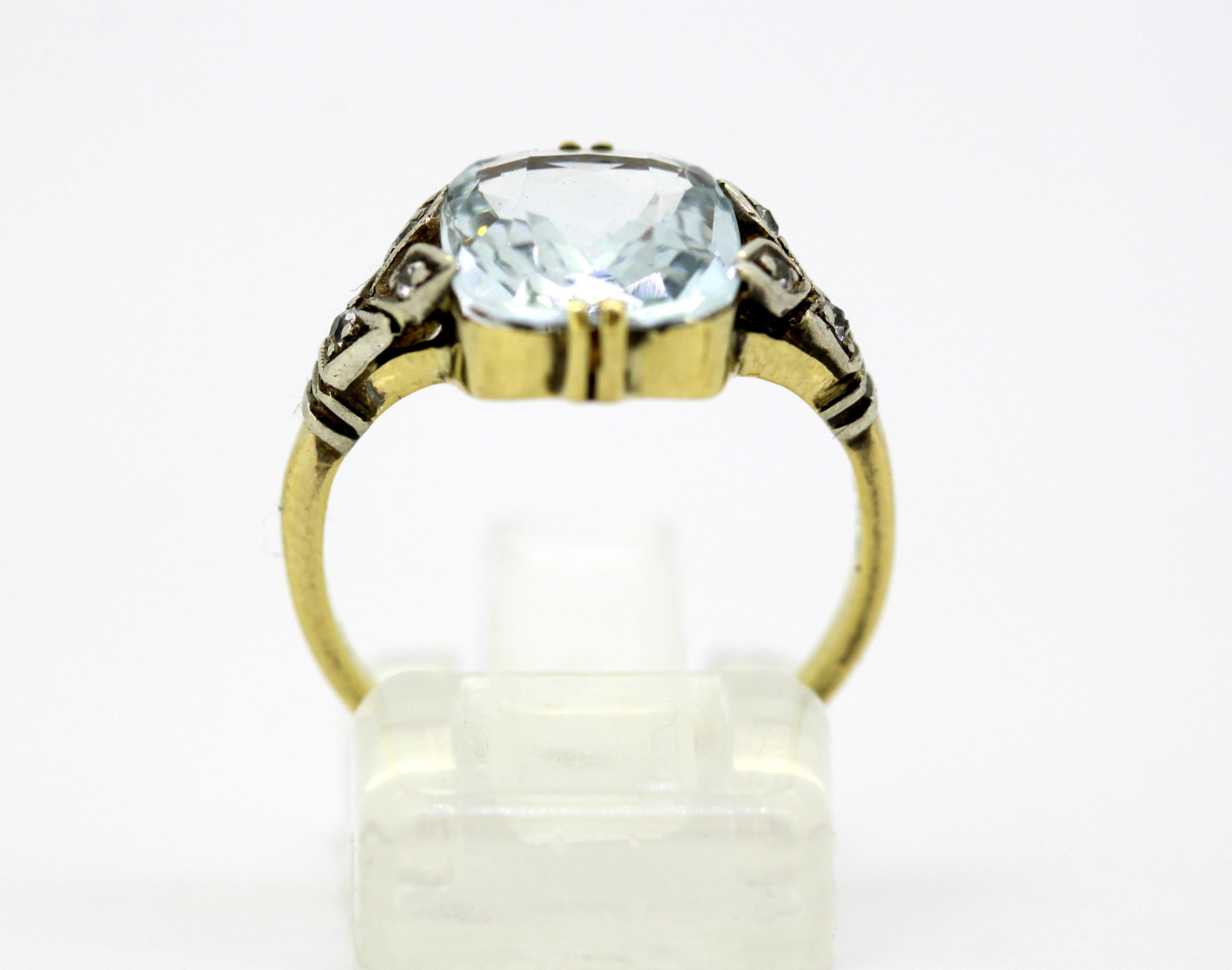 Art Deco 18 Karat Gold Ladies Ring with Aquamarine and Diamonds, circa 1920s 4