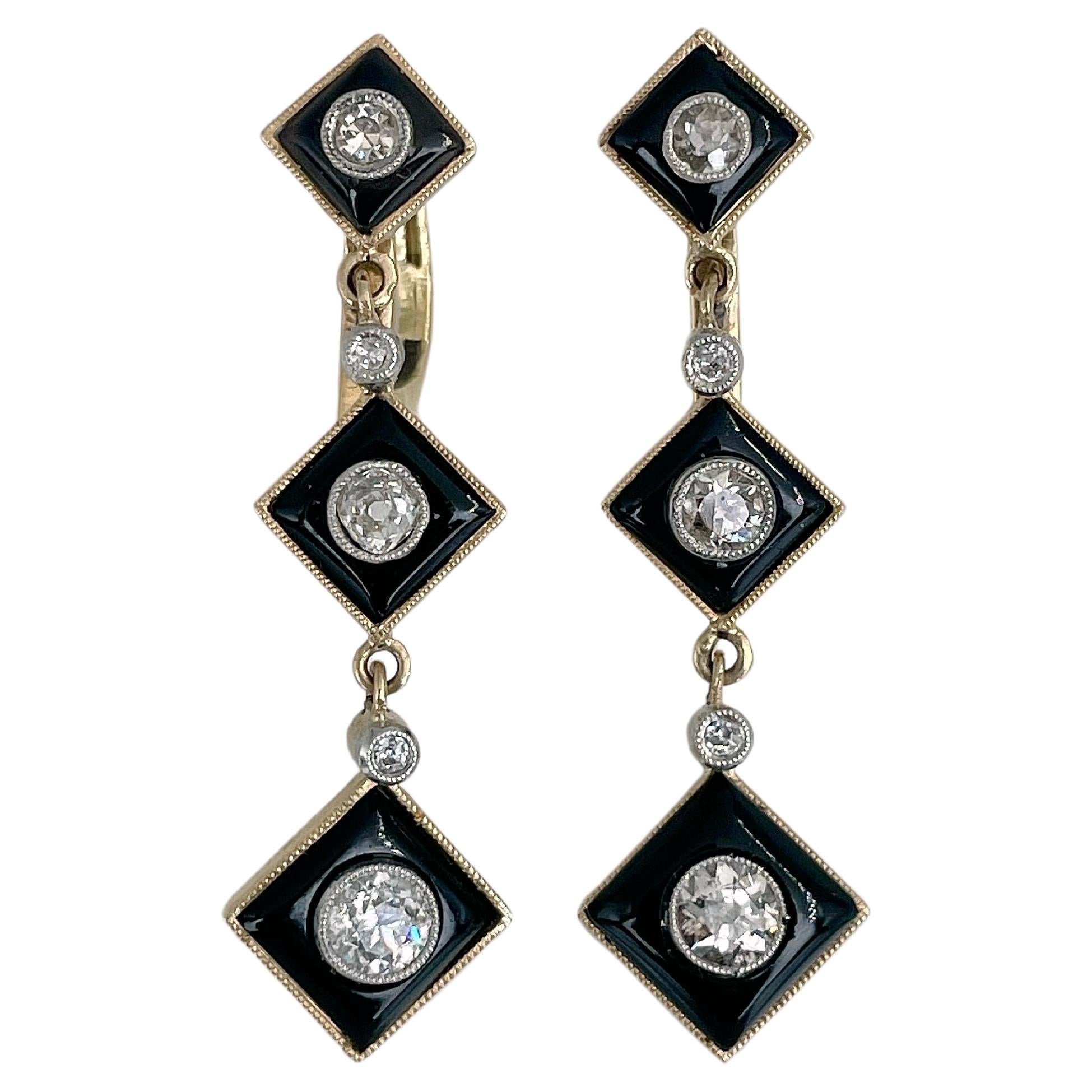 Art Deco 14 Karat Gold 0.75 Carat Diamond Black Chalcedony Lever Back Earrings For Sale