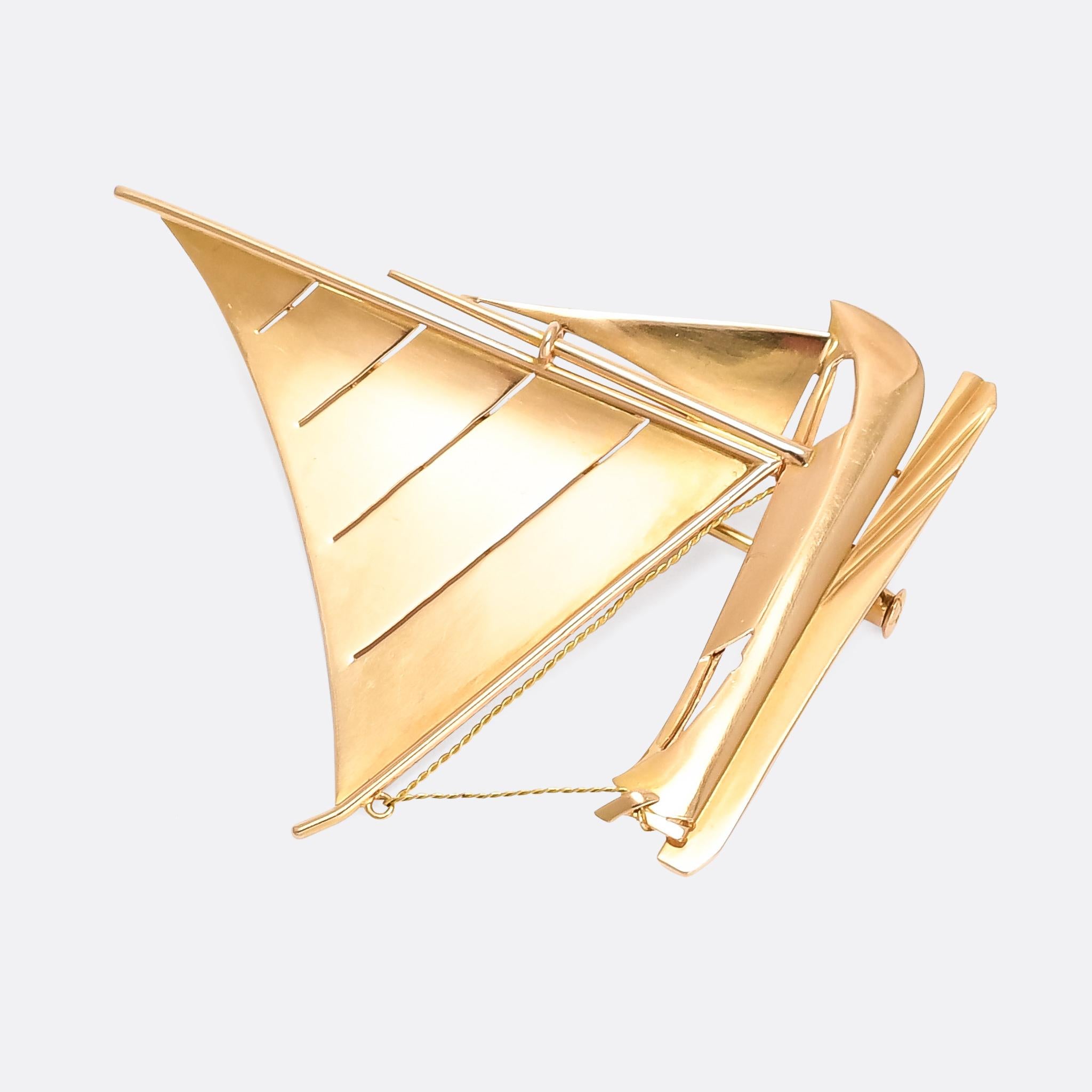An exquisite Art Deco period sailboat brooch in 18 karat gold. It was made in France in the 1930s, and the design is impeccable: effortlessly elegant with hints of Deco styling and giving a strong impression of motion. The quality is exceptional,
