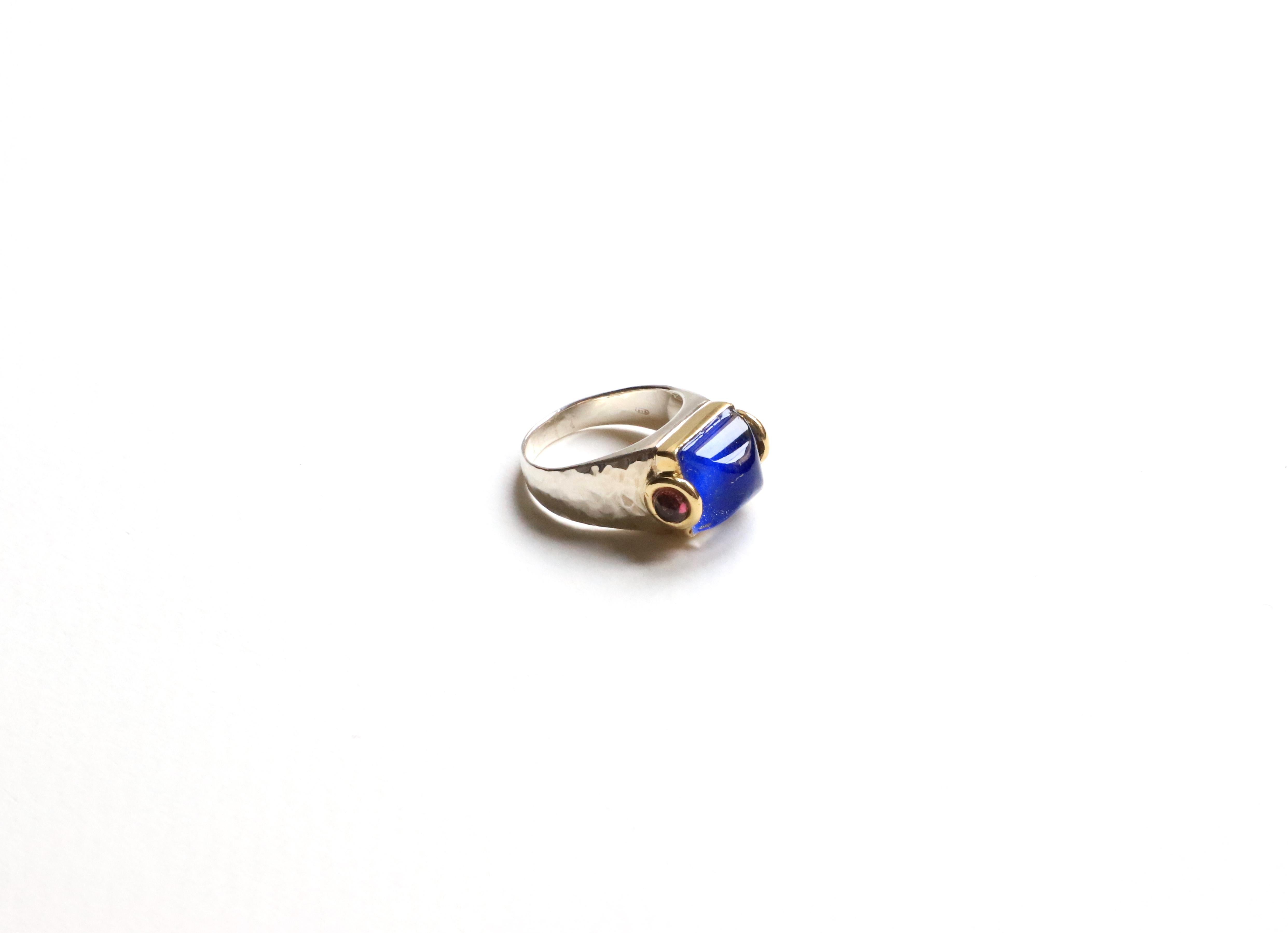 Unisex Gold Lapislazuli 18 Karat Art Deco Style Handcrafted Modern Design Ring For Sale 4