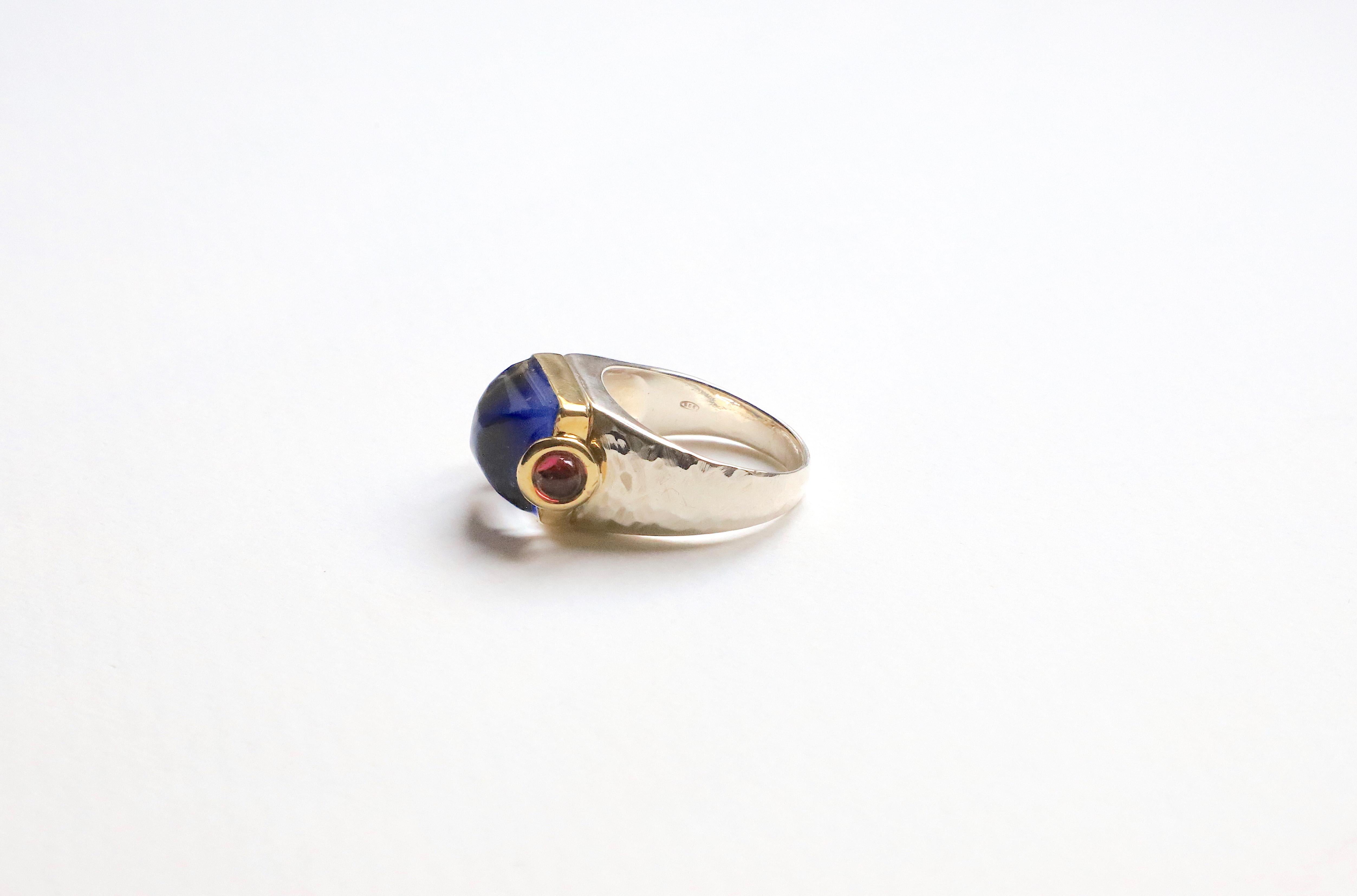 Unisex Gold Lapislazuli 18 Karat Art Deco Style Handcrafted Modern Design Ring For Sale 7