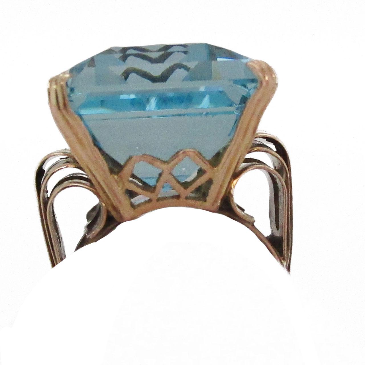 Emerald Cut Art Deco 18 Karat Rose Gold 28+ Carat Aquamarine Ring For Sale