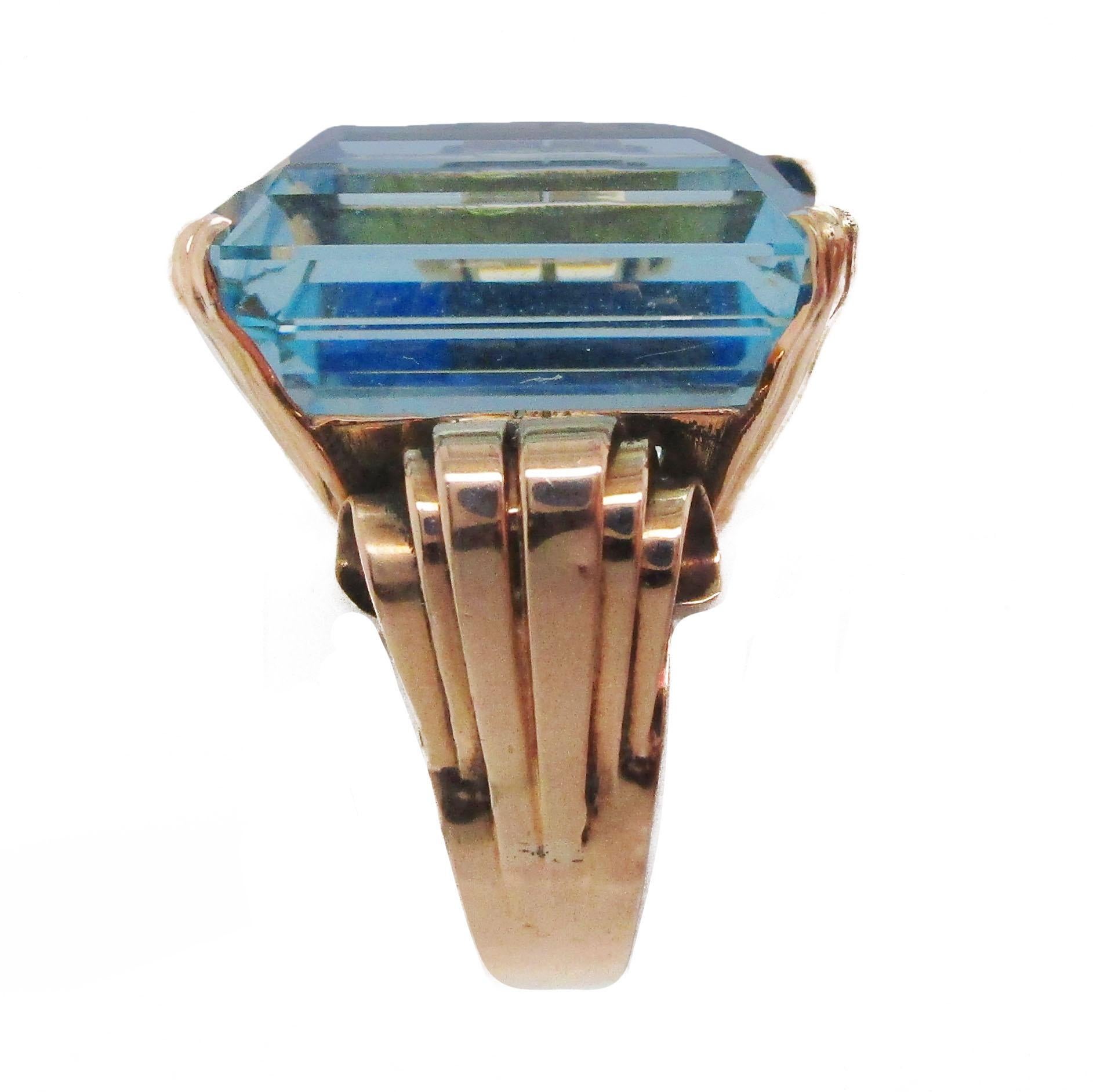 Art Deco 18 Karat Rose Gold 28+ Carat Aquamarine Ring For Sale 2