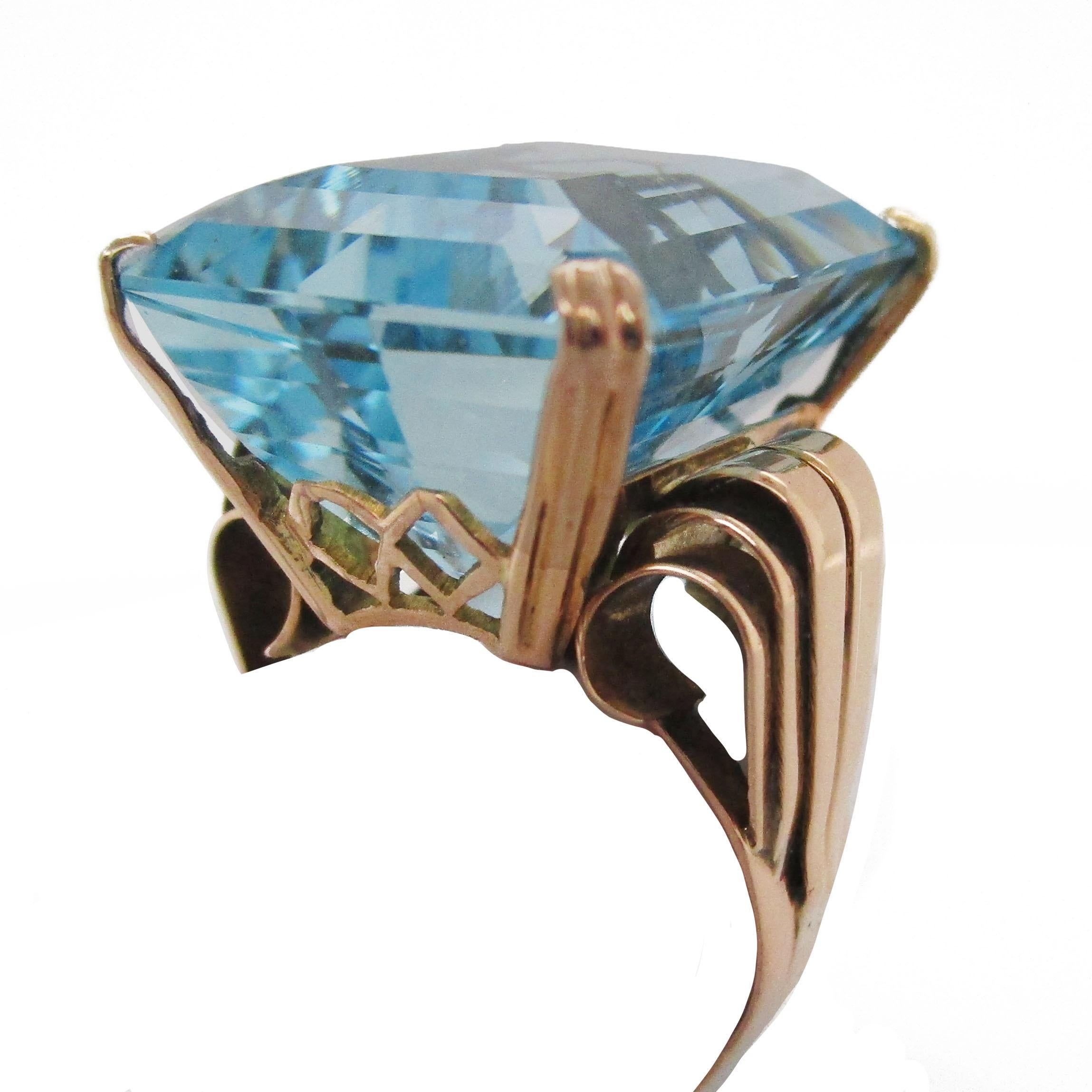 Art Deco 18 Karat Rose Gold 28+ Carat Aquamarine Ring For Sale 3