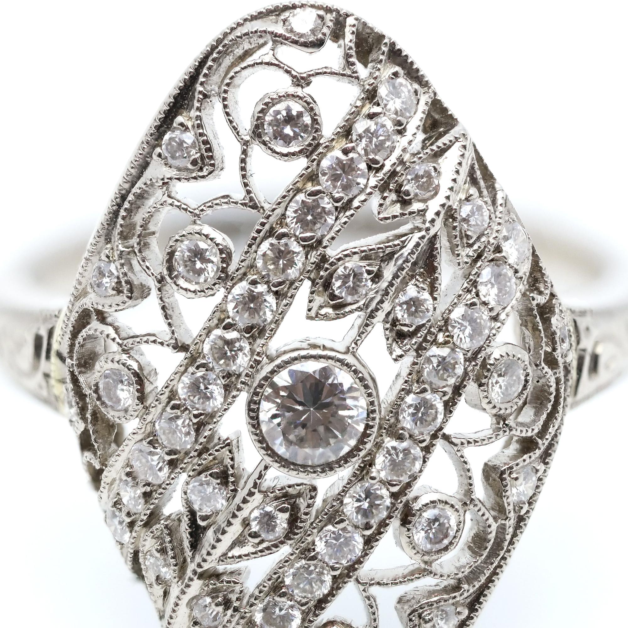 Art Deco 18 Karat White Gold Diamond Filigree Ring For Sale 2