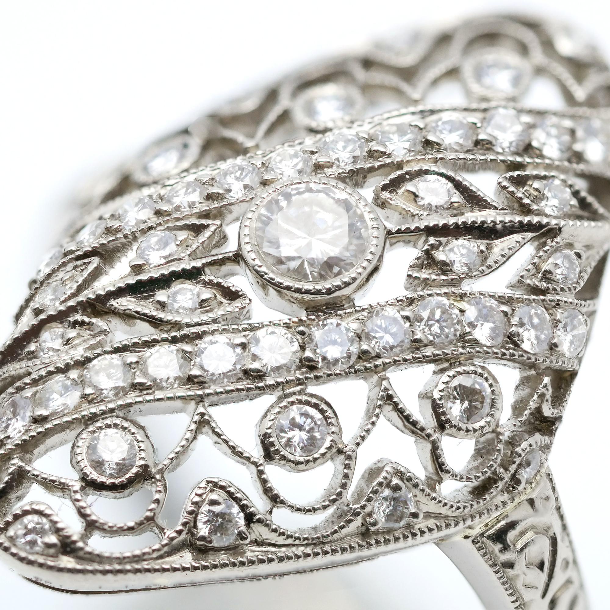 Art Deco 18 Karat White Gold Diamond Filigree Ring For Sale 3