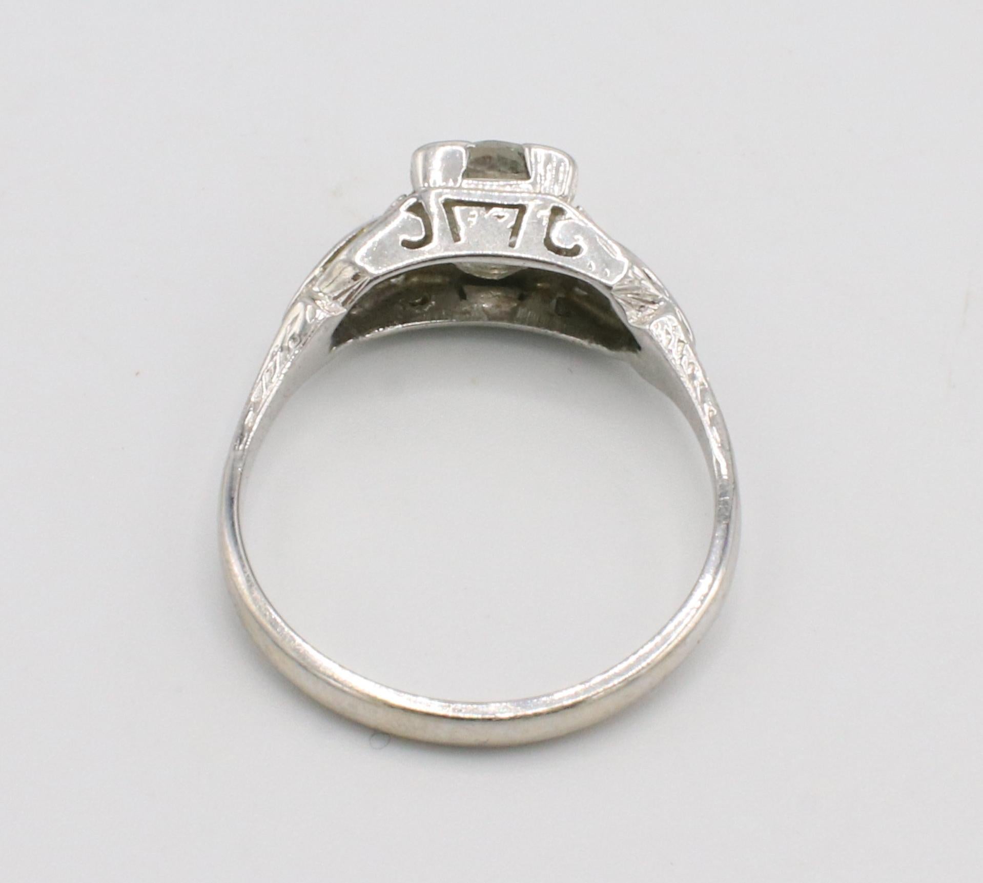 Art Deco 18 Karat White Gold Old European Cut Natural Diamond Engagement Ring For Sale 2