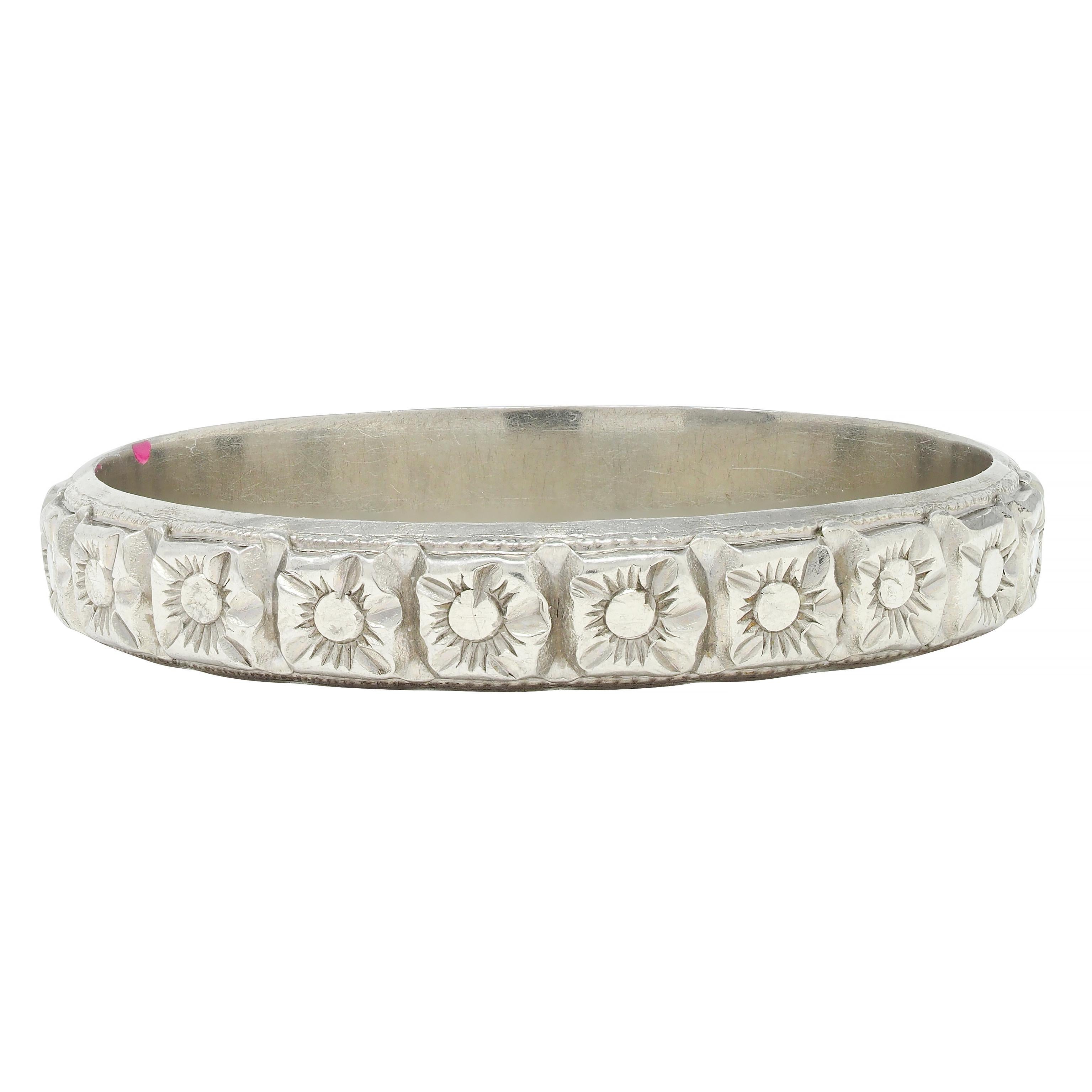 Women's or Men's Art Deco 18 Karat White Gold Orange Blossom Vintage Wedding Band Ring