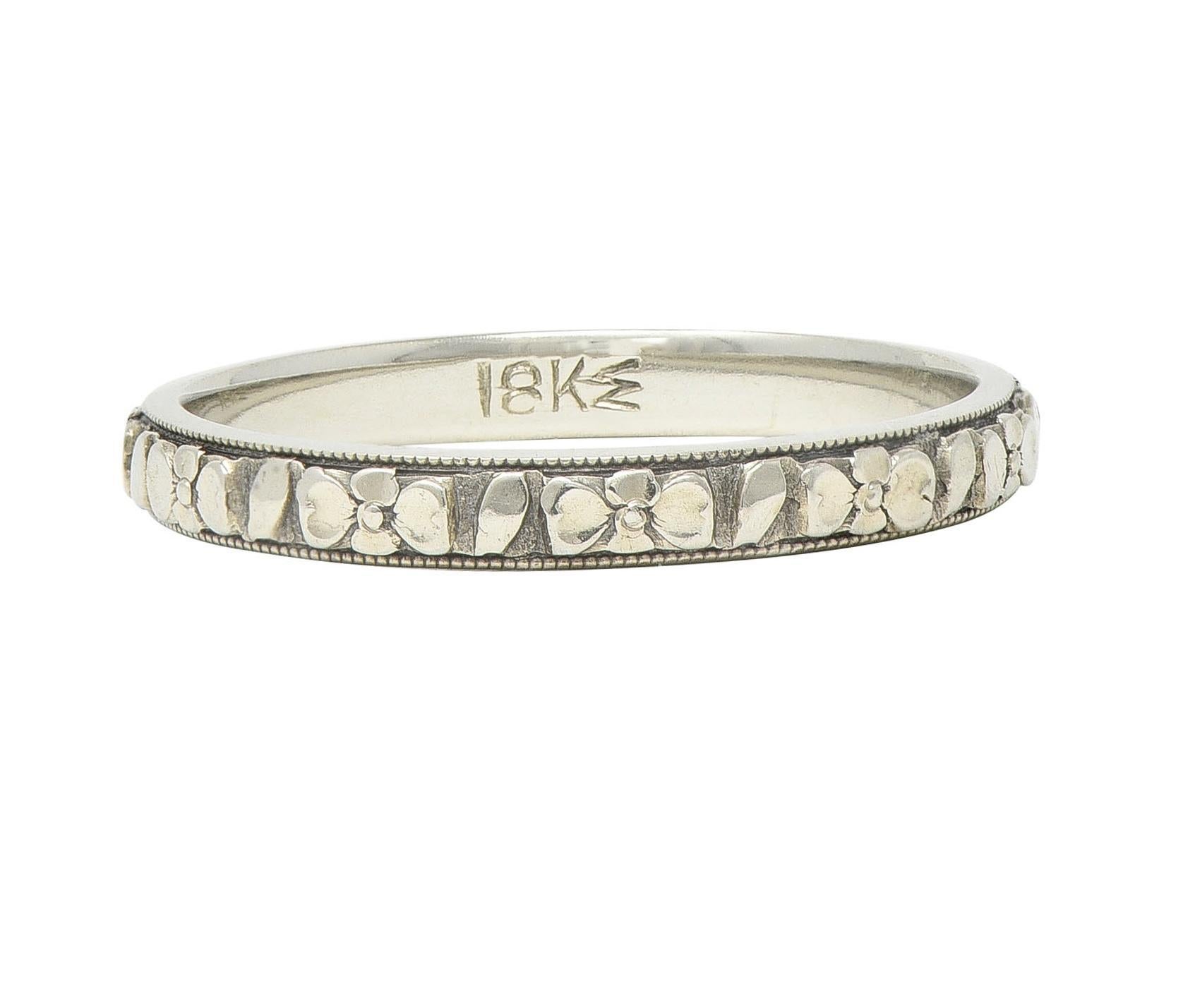 Art déco Art Deco 18 Karat White Gold Orange Blossom Vintage Wedding Band Ring en vente