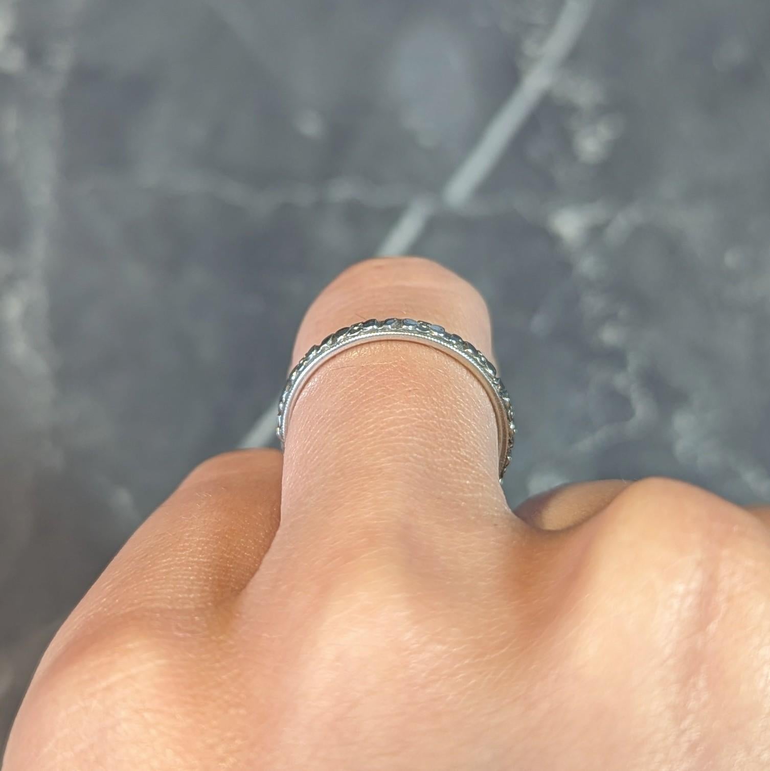Art Deco 18 Karat White Gold Orange Blossom Vintage Wedding Band Ring en vente 4