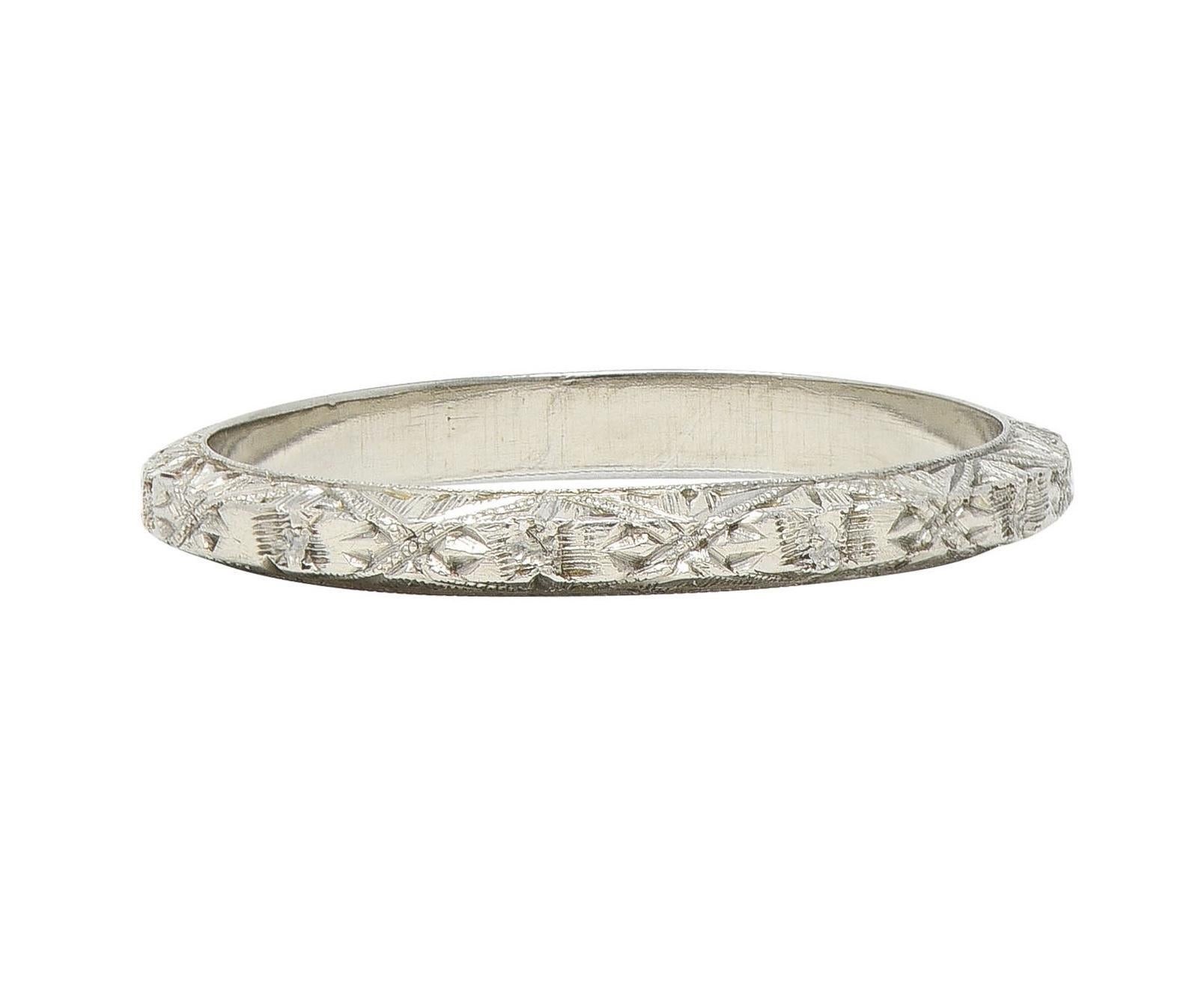 Art Deco 18 Karat White Gold Vintage Orange Blossom Wedding Band Ring In Excellent Condition For Sale In Philadelphia, PA