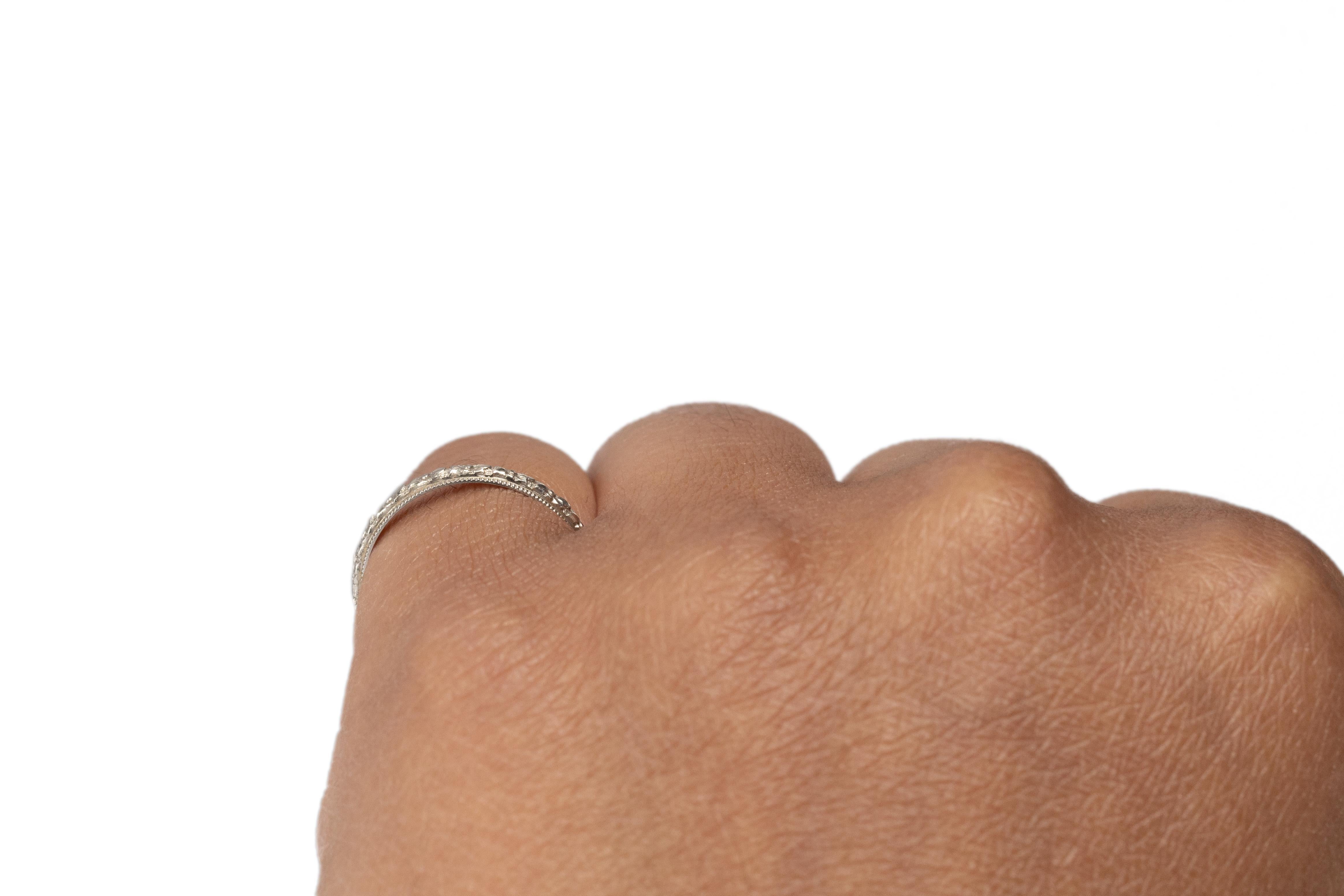 Art Deco 18 Karat White Gold Wedding Band In Good Condition For Sale In Hicksville, NY
