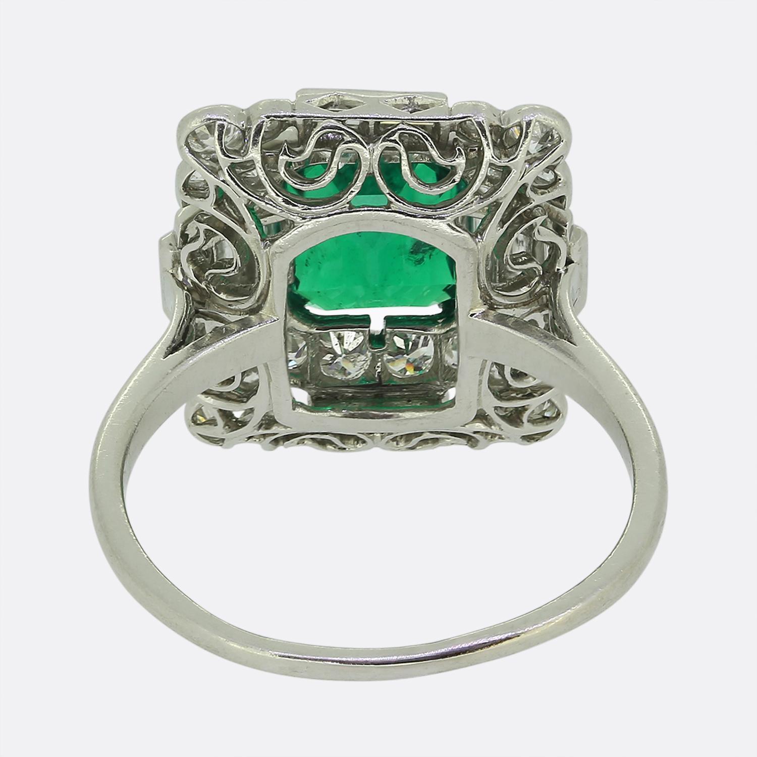Art Deco 1.80 Carat Colombian Emerald and Diamond Ring In Good Condition For Sale In London, GB