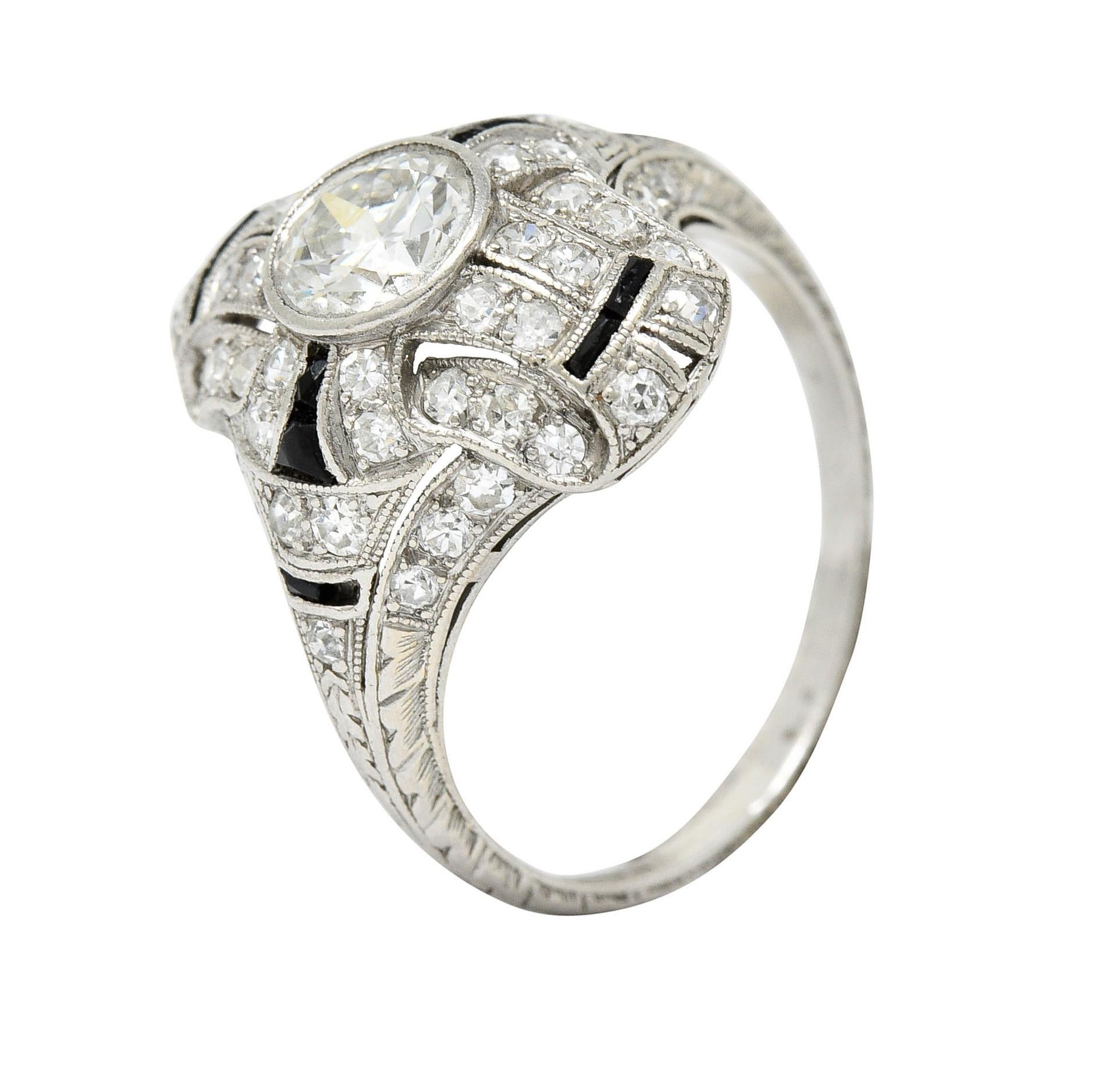 Art Deco 1.80 Carats Diamond Onyx Platinum Dinner Ring, Circa 1930 5