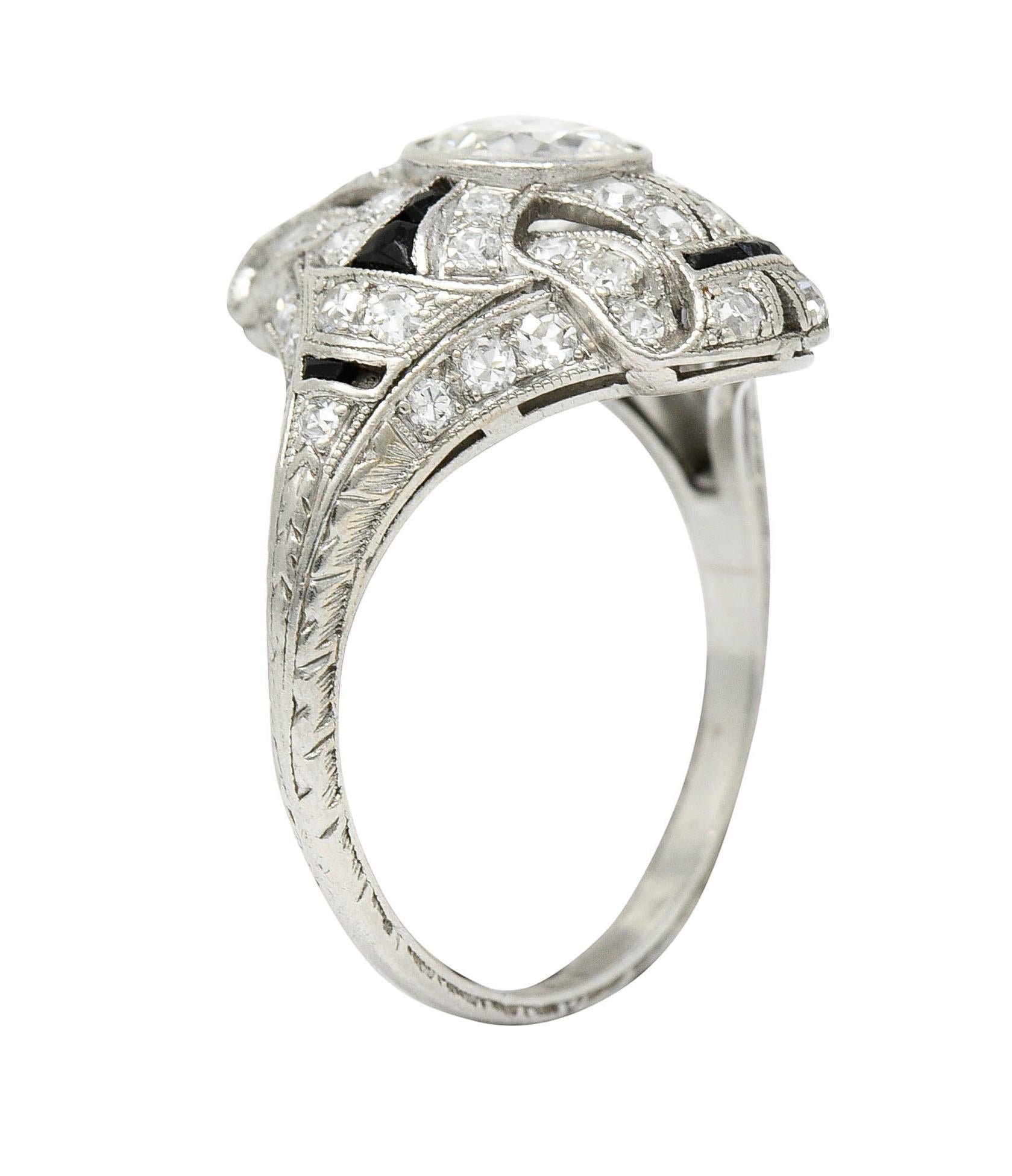 Art Deco 1.80 Carats Diamond Onyx Platinum Dinner Ring, Circa 1930 3