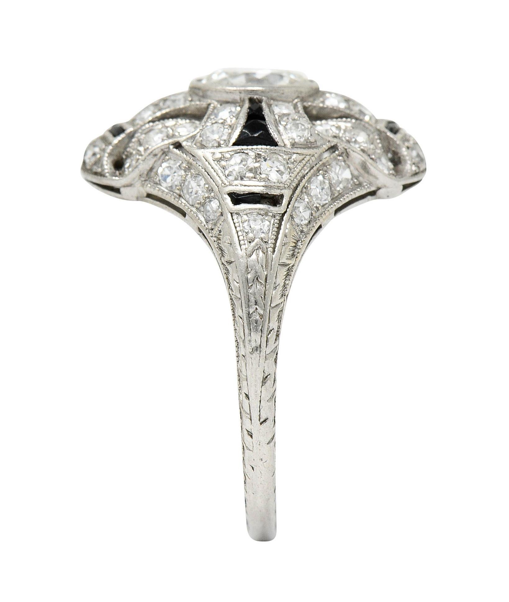 Art Deco 1.80 Carats Diamond Onyx Platinum Dinner Ring, Circa 1930 4