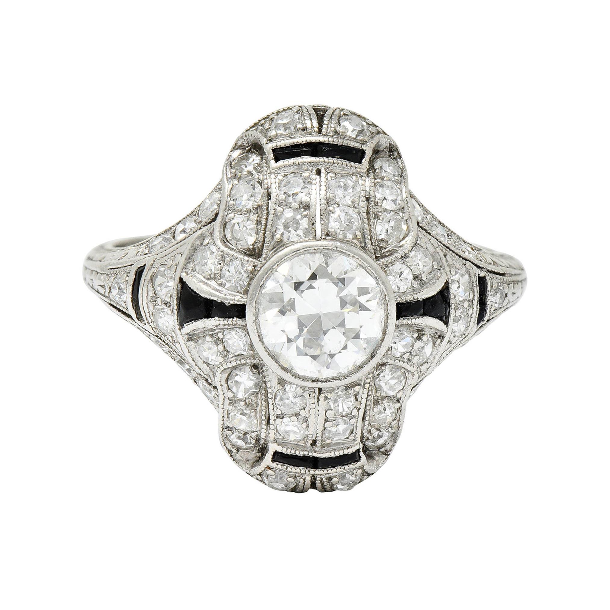 Art Deco 1.80 Carats Diamond Onyx Platinum Dinner Ring, Circa 1930