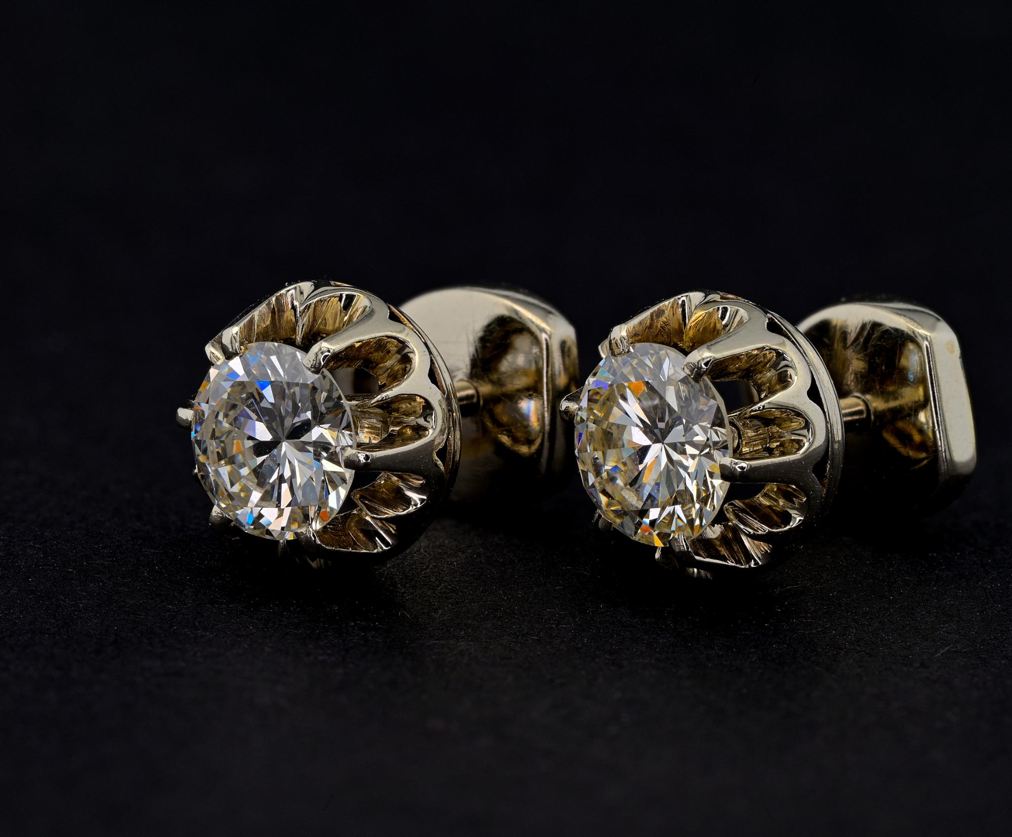 Art Deco 1.80 Ct Brilliant cut Diamond Stud earrings 18 KT For Sale 1