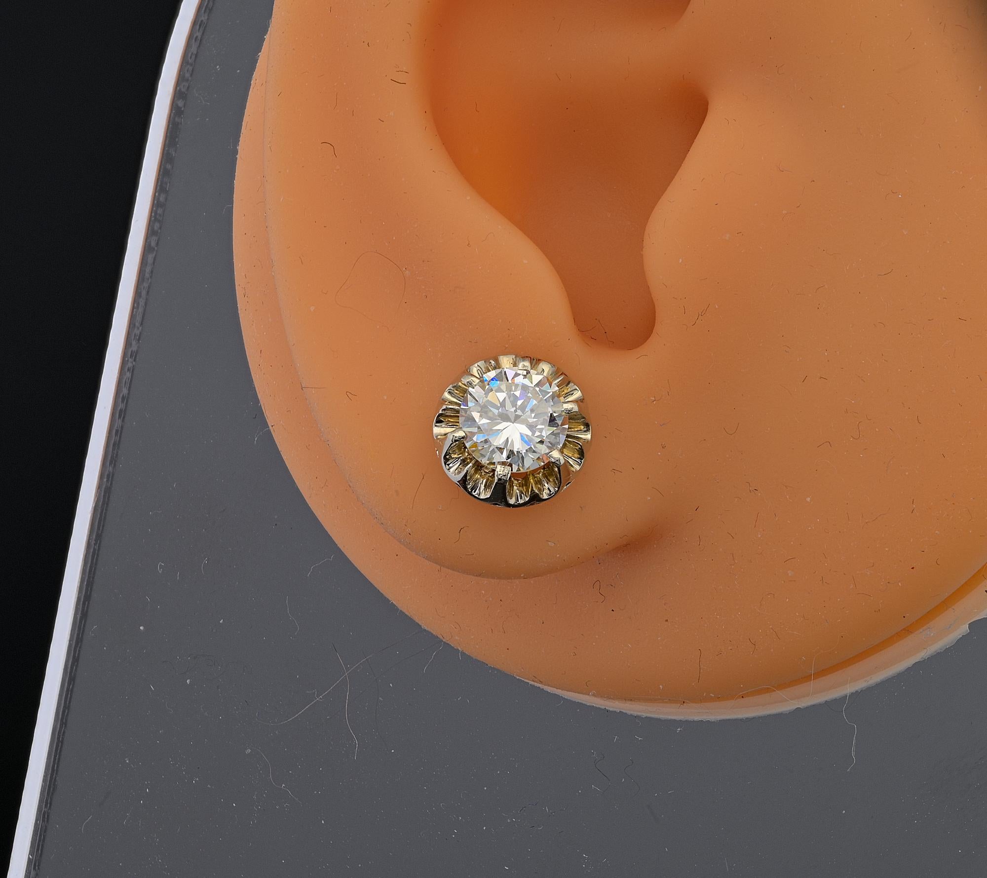 Art Deco 1.80 Ct Brilliant cut Diamond Stud earrings 18 KT For Sale 4