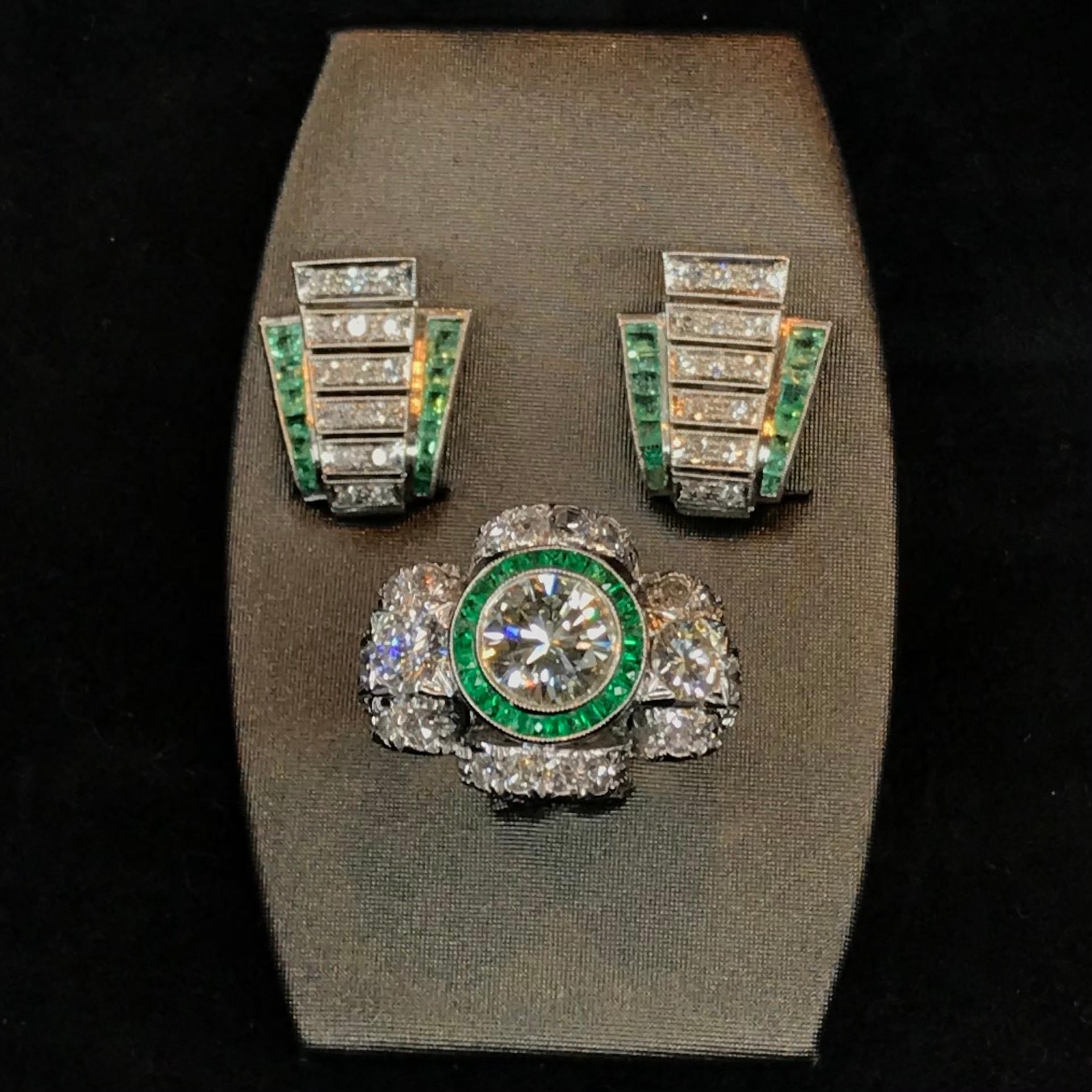 20th Century 1.80ct Diamond Emerald Target Engagement Cocktail Ring White Gold For Sale 1