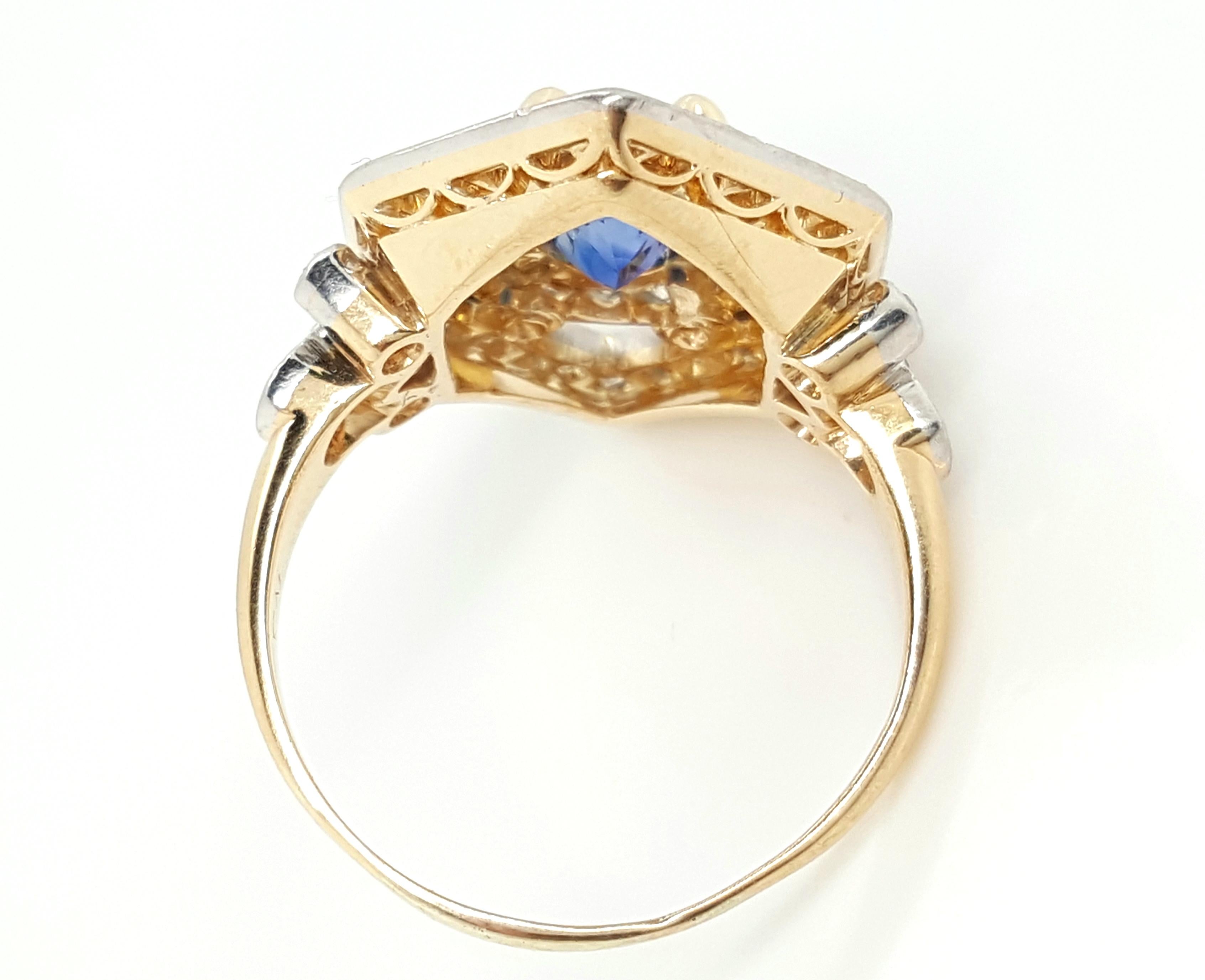 Women's or Men's Art Deco 1.81 Carat Blue Sapphire and Diamond Cocktail Ring in 18K and Platinum For Sale