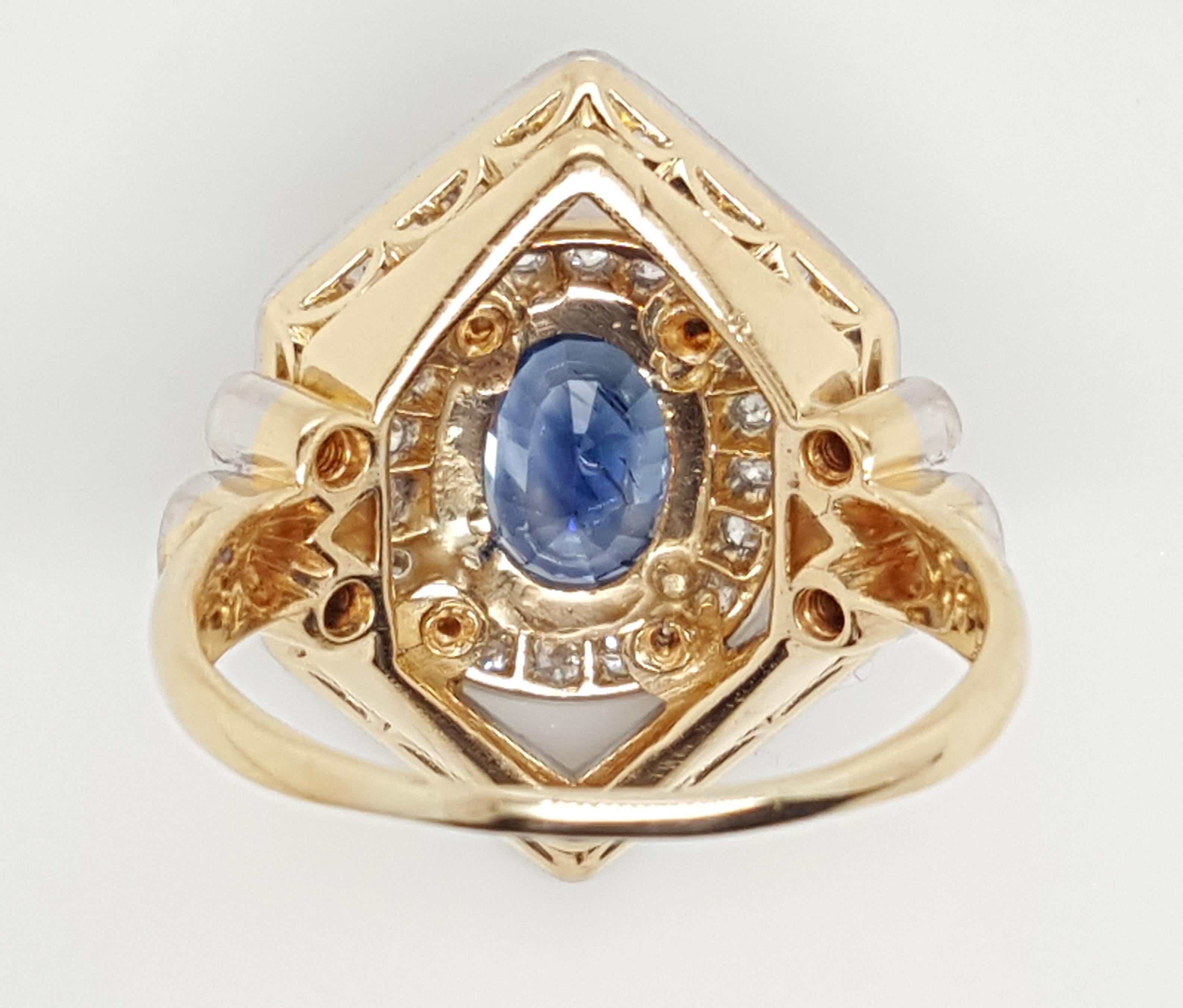 Art Deco 1.81 Carat Blue Sapphire and Diamond Cocktail Ring in 18K and Platinum For Sale 2