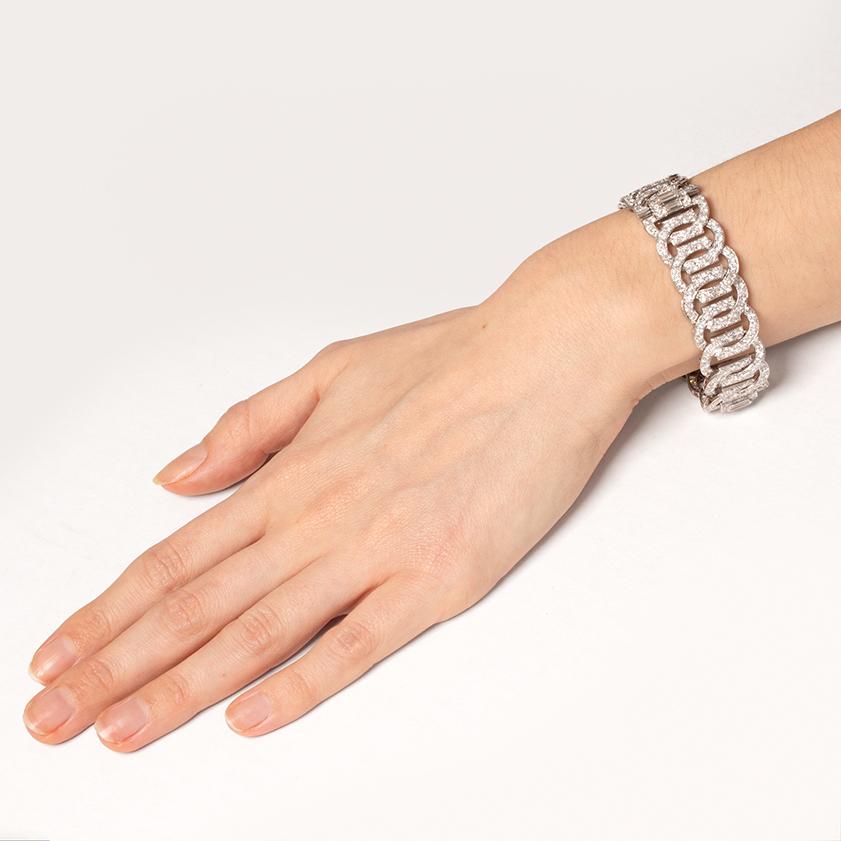 Art Deco 18.20ct Diamond Bracelet, c.1920s In Good Condition For Sale In London, GB