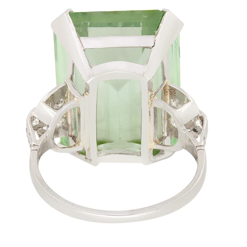 Taille émeraude Bague cocktail Art déco en aigue-marine verte 18,52 carats, c. 1920 en vente