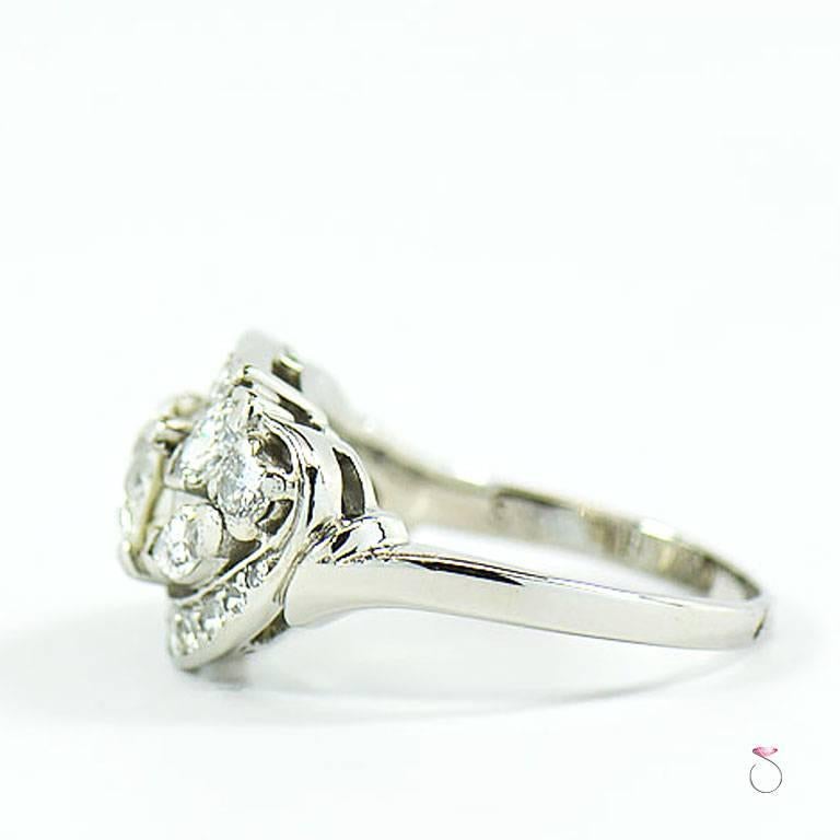 Women's or Men's Art Deco 1.88 Carat I, VS1 Diamond Cluster Halo Platinum Engagement Ring For Sale